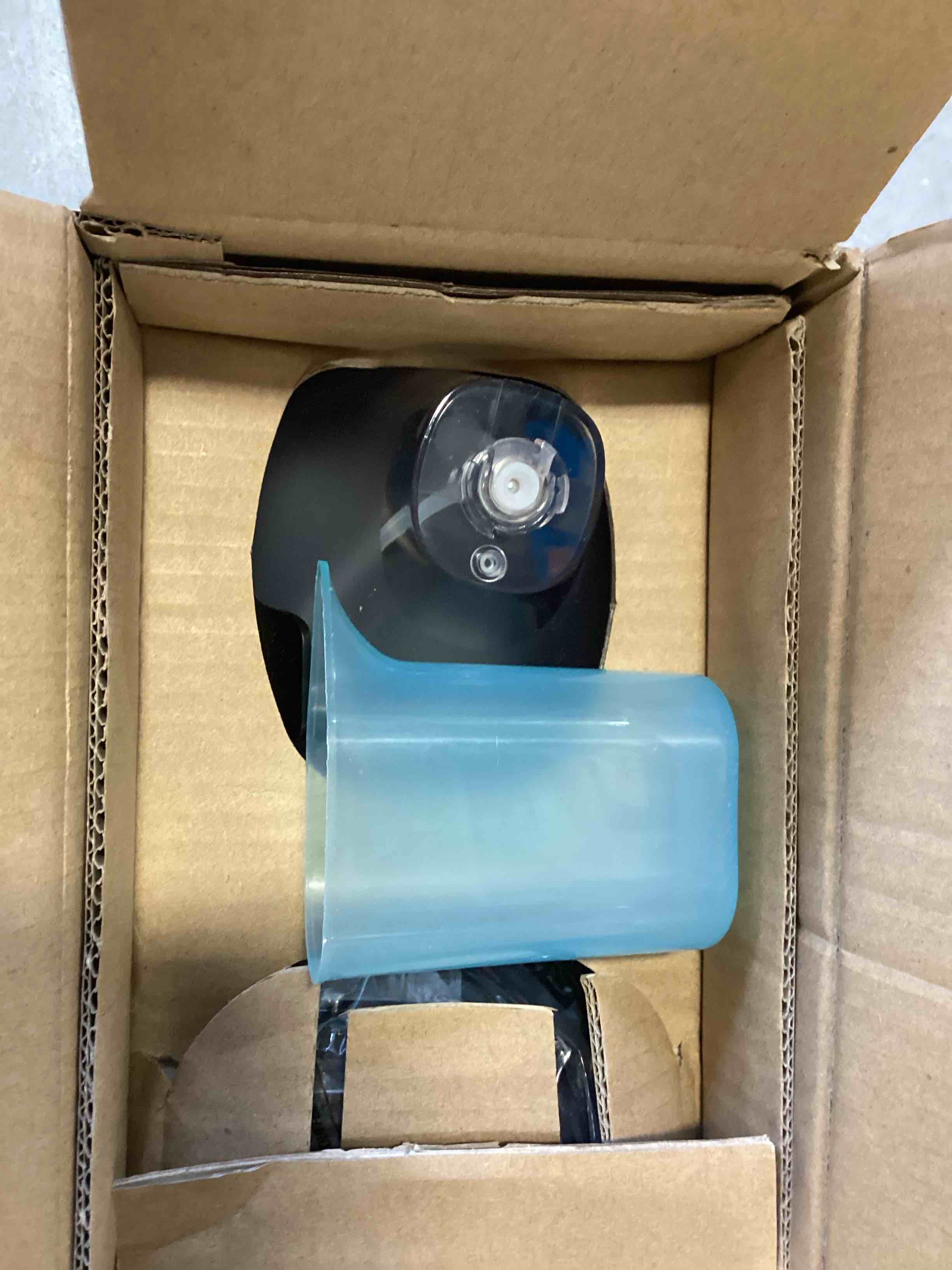 https://s3.amazonaws.com/lotting-images-prod/bidfta/RED6558343_1717248947027.jpeg