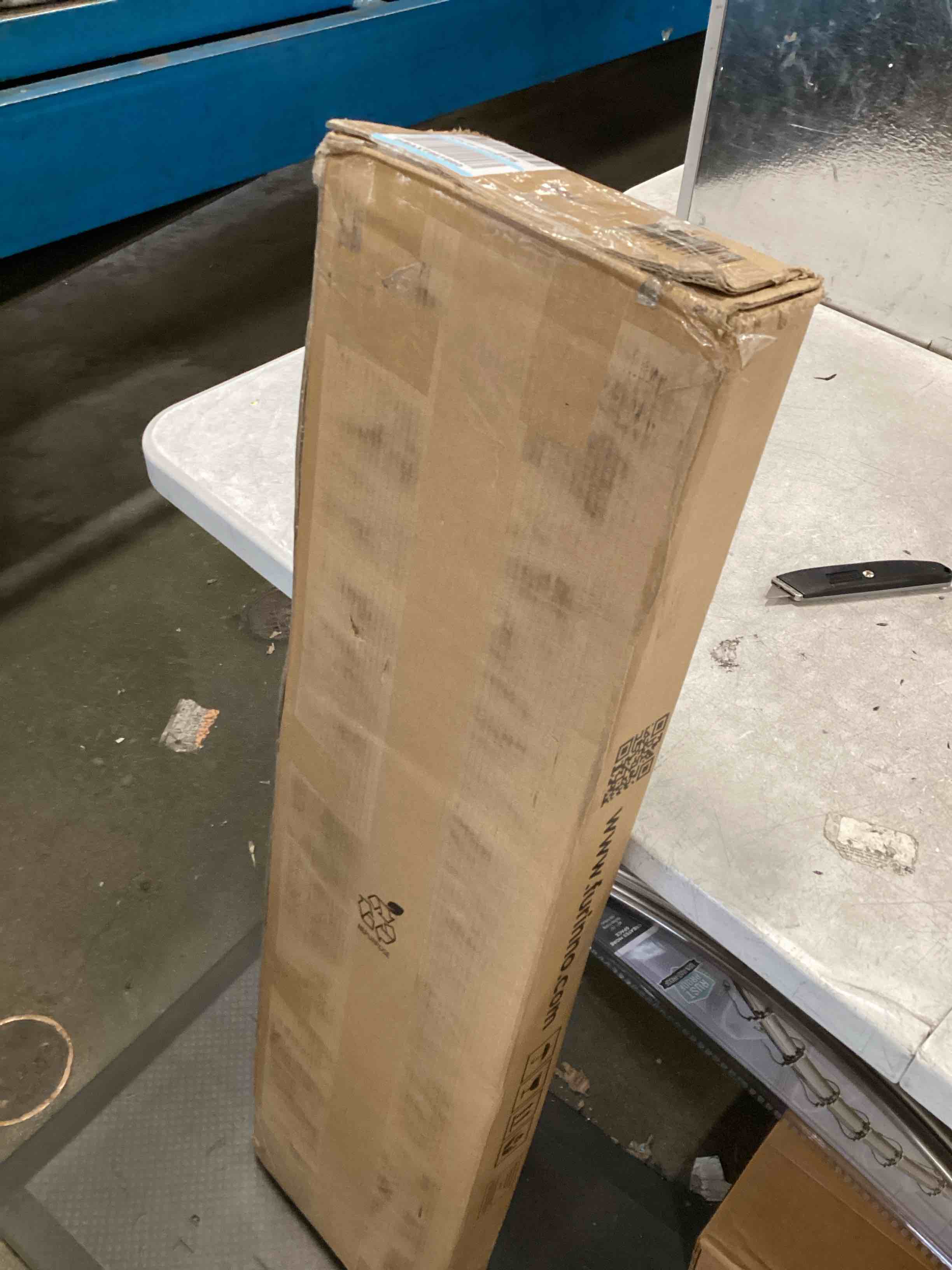 https://s3.amazonaws.com/lotting-images-prod/bidfta/RED6558765_1716993119595.jpeg