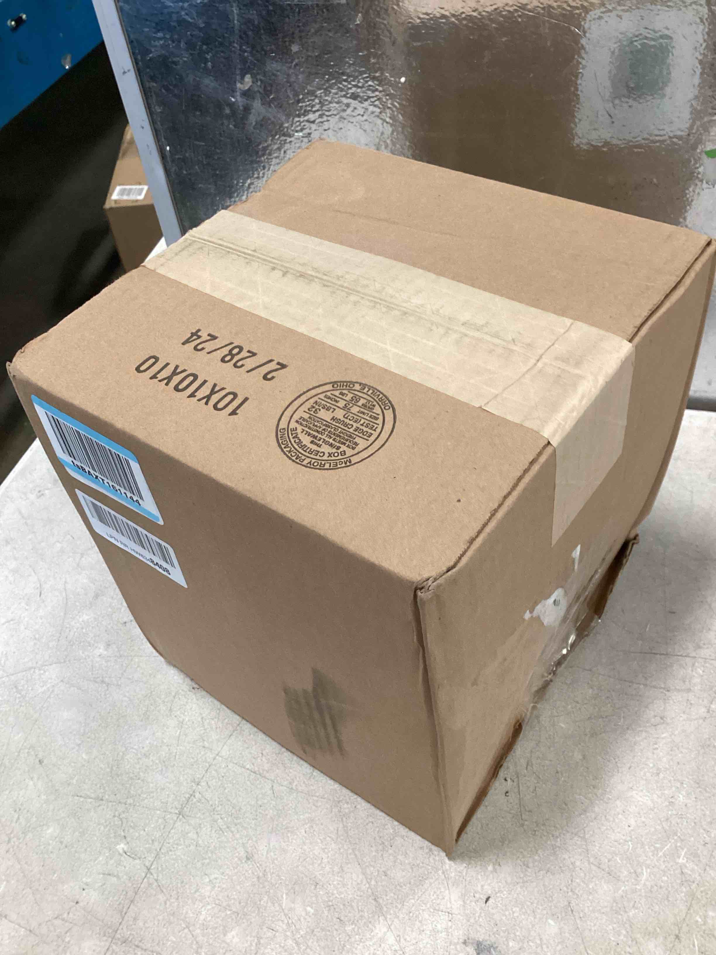 https://s3.amazonaws.com/lotting-images-prod/bidfta/RED6558771_1716993698982.jpeg