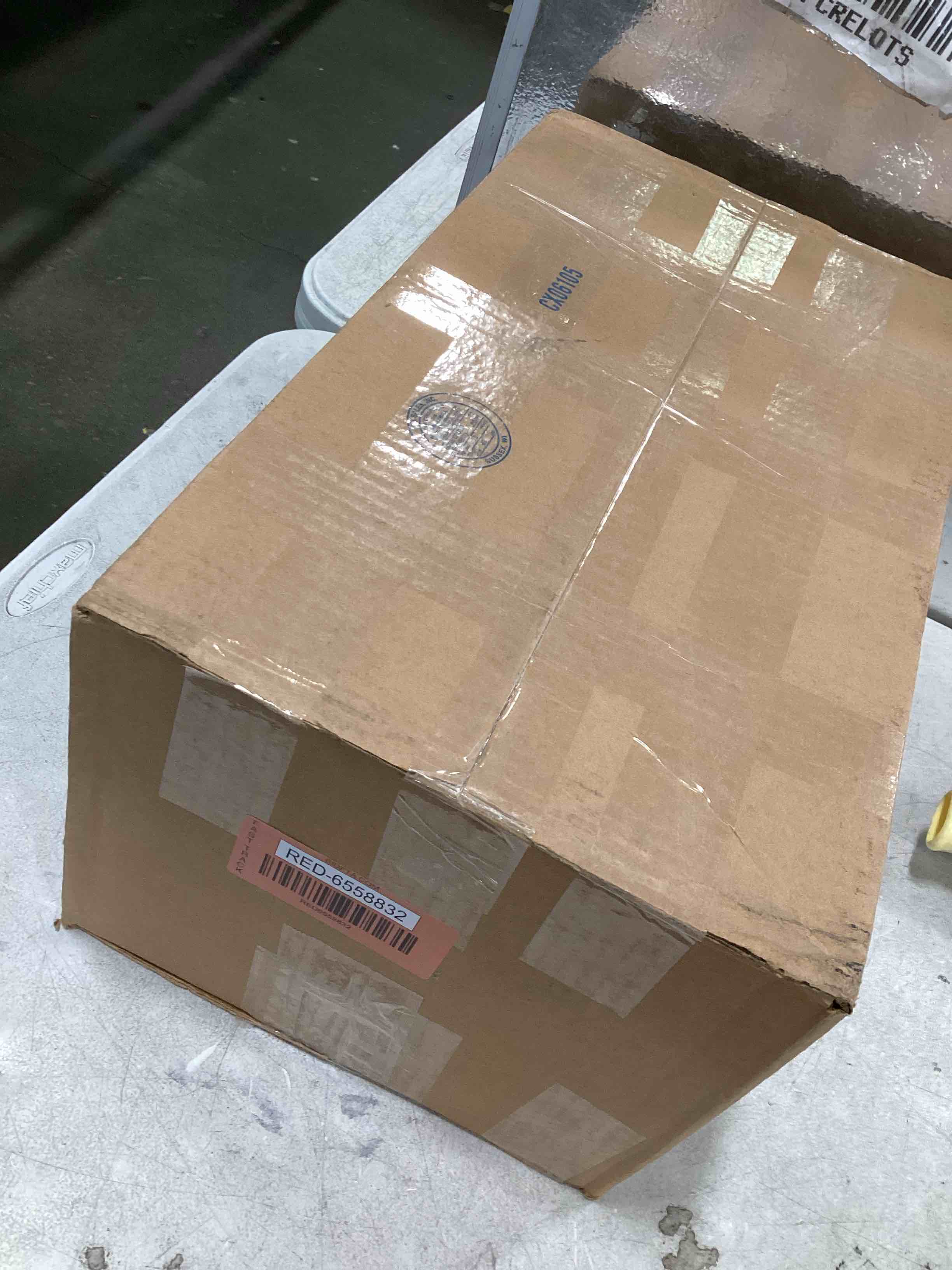 https://s3.amazonaws.com/lotting-images-prod/bidfta/RED6558832_1717004331205.jpeg