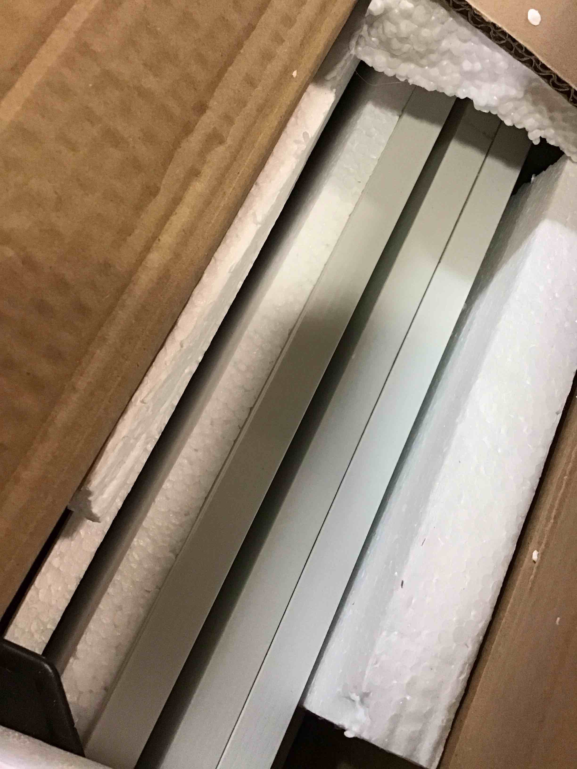 https://s3.amazonaws.com/lotting-images-prod/bidfta/RED6559031_1717171802335.jpeg