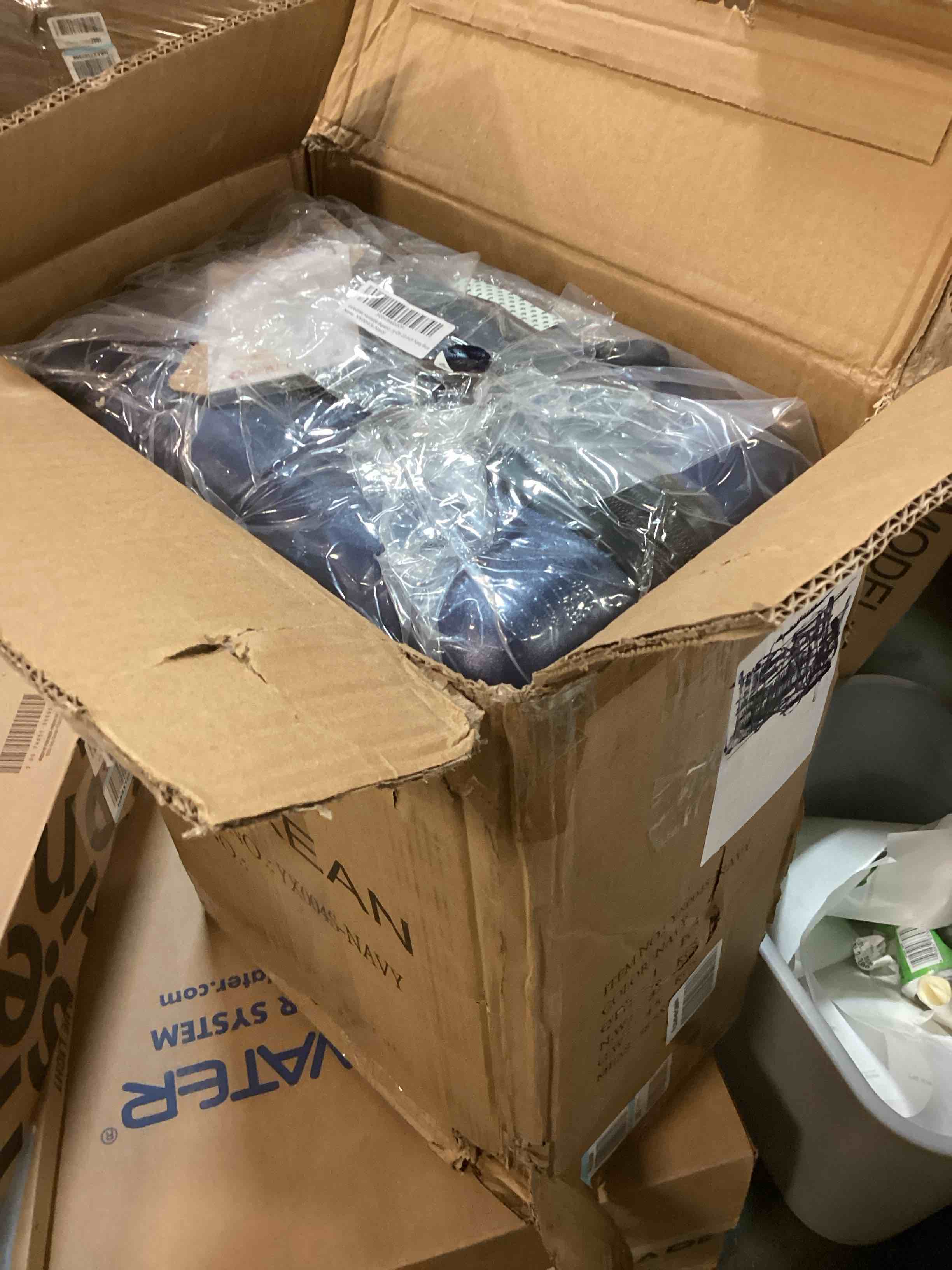 https://s3.amazonaws.com/lotting-images-prod/bidfta/RED6559206_1717347990653.jpeg