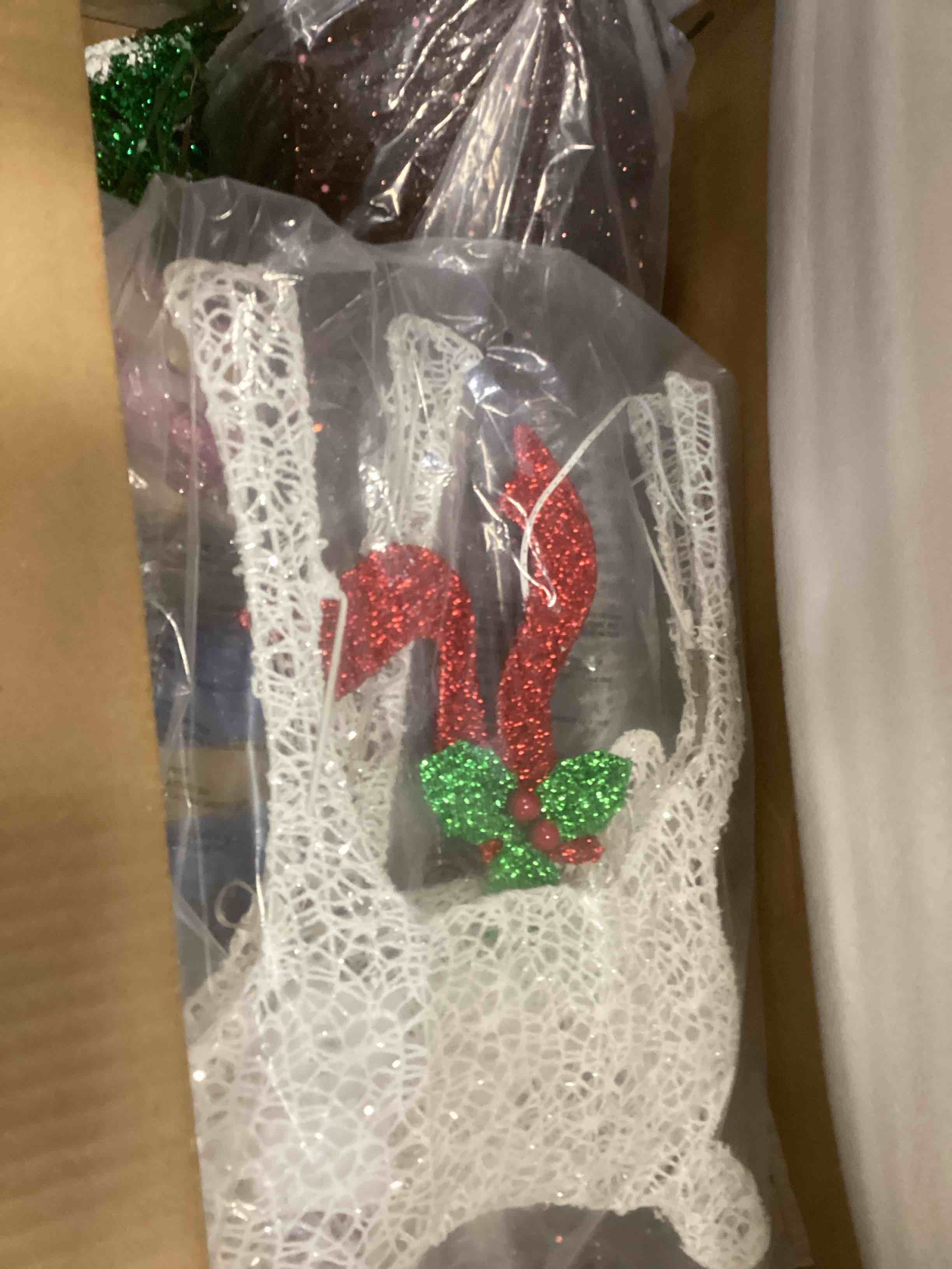 https://s3.amazonaws.com/lotting-images-prod/bidfta/RED6559344_1717435247230.jpeg