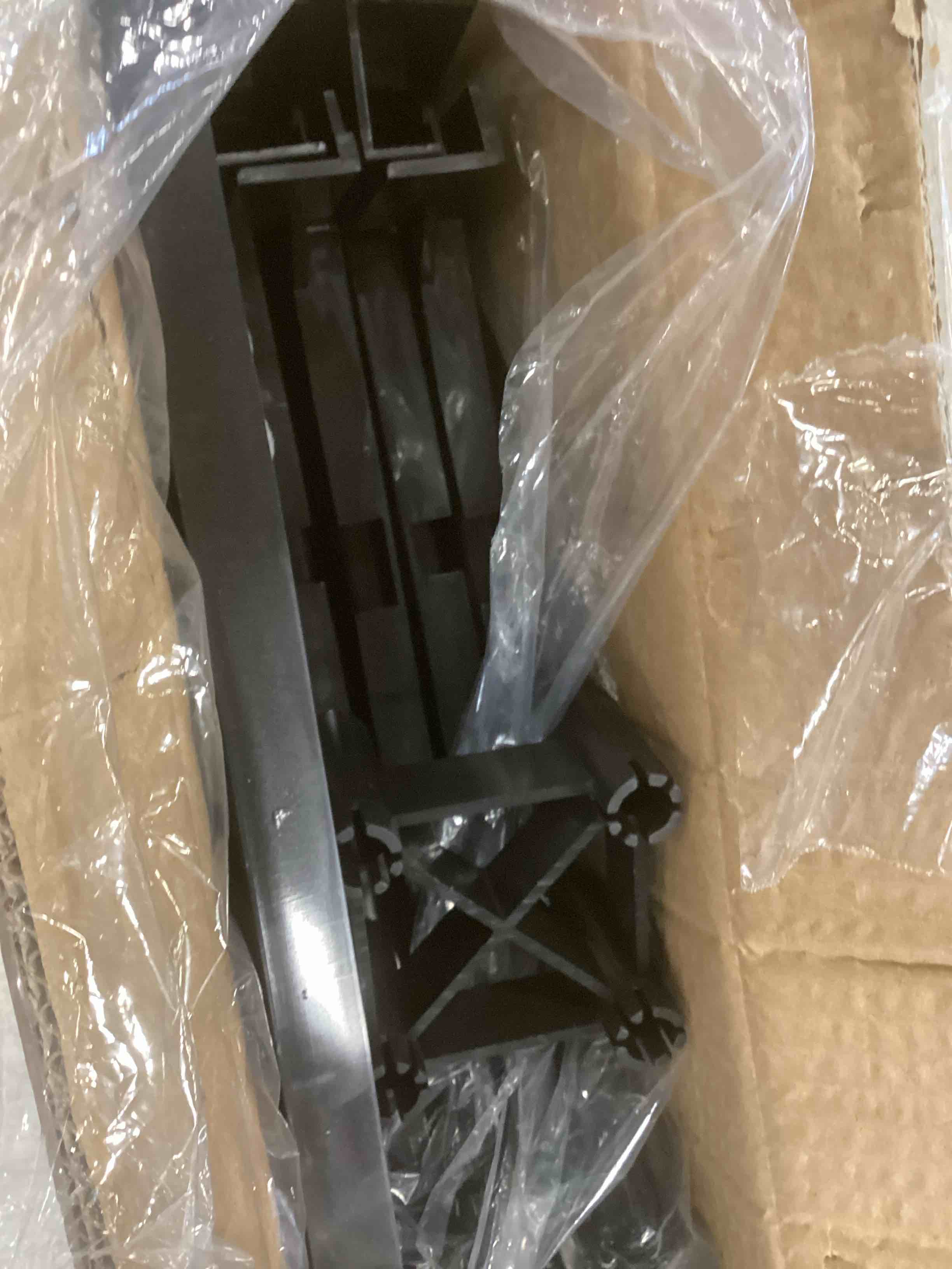 https://s3.amazonaws.com/lotting-images-prod/bidfta/RED6559503_1717511359719.jpeg