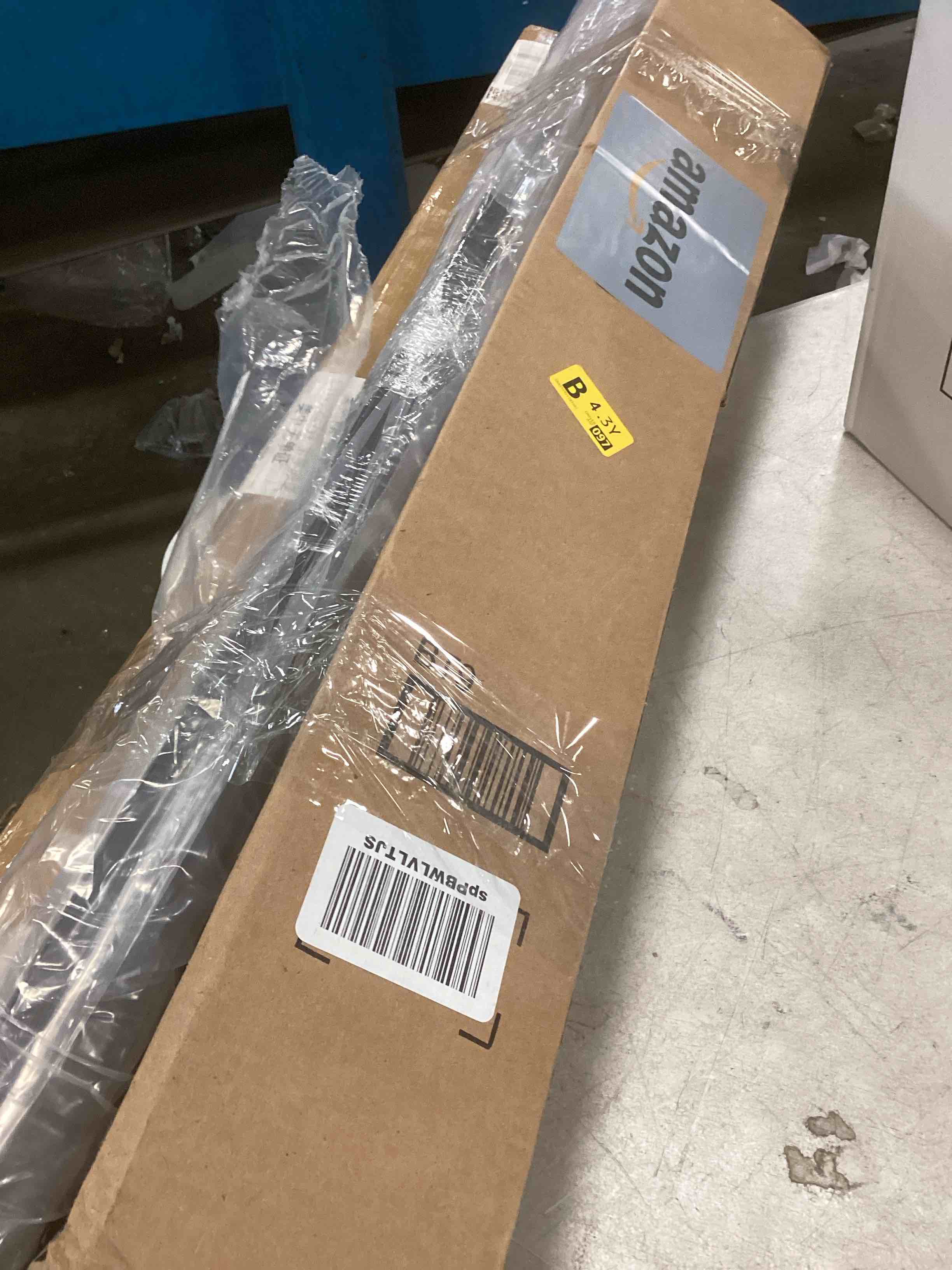 https://s3.amazonaws.com/lotting-images-prod/bidfta/RED6559650_1717618084331.jpeg