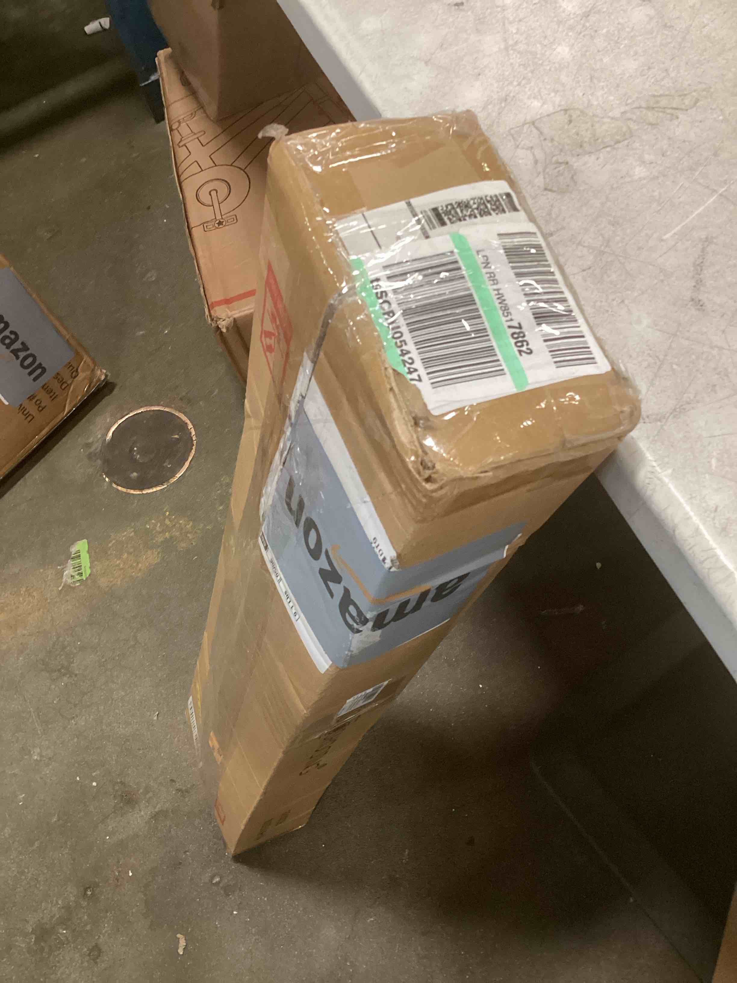 https://s3.amazonaws.com/lotting-images-prod/bidfta/RED6559719_1717590400714.jpeg