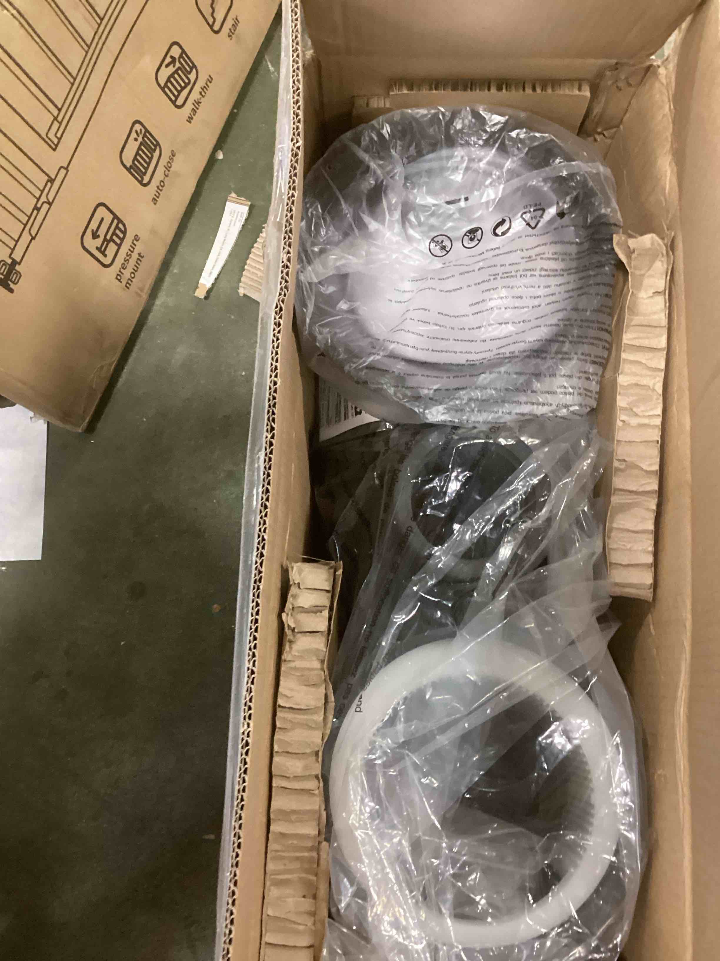 https://s3.amazonaws.com/lotting-images-prod/bidfta/RED6559804_1717602717182.jpeg