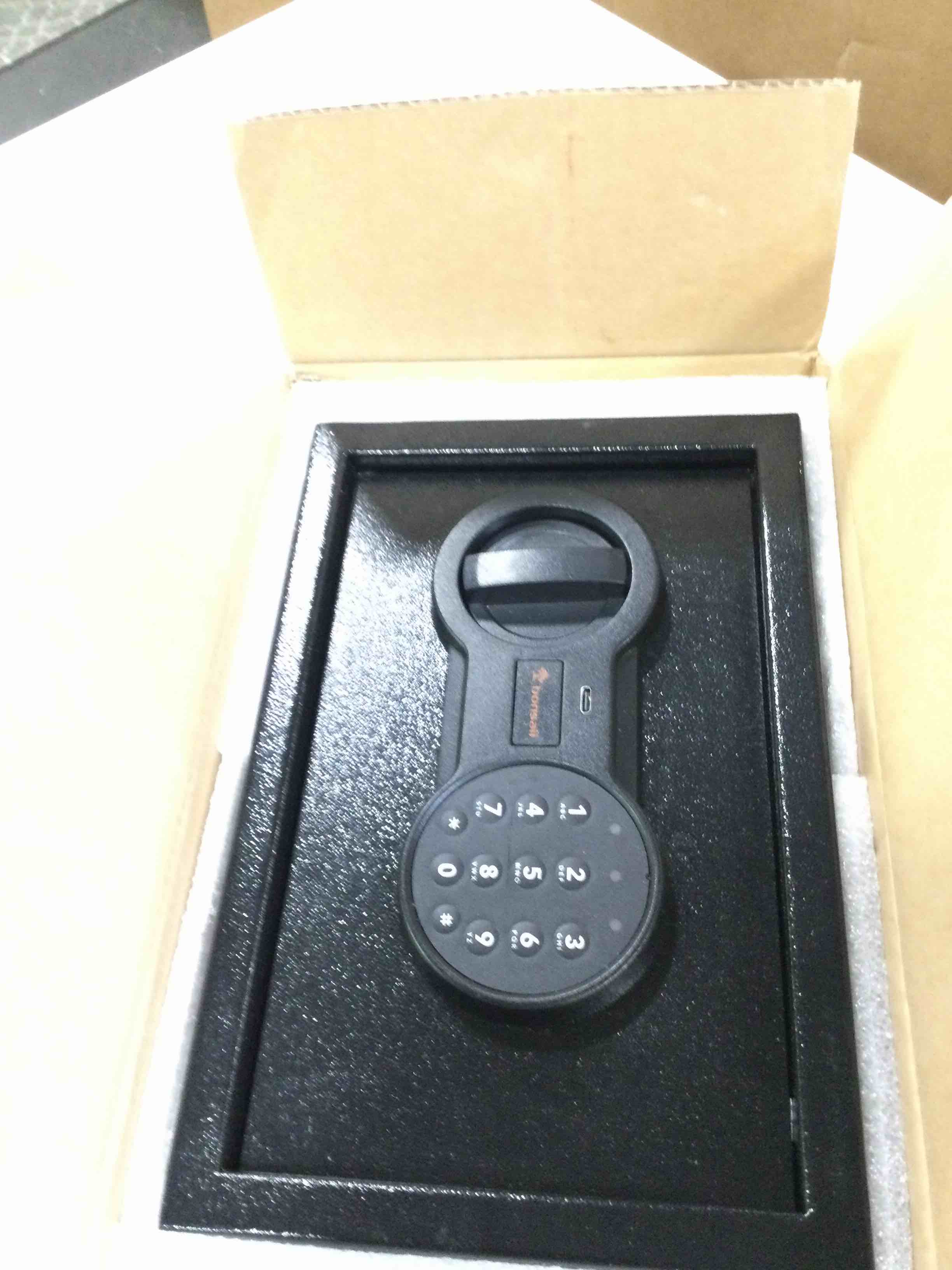 https://s3.amazonaws.com/lotting-images-prod/bidfta/RED6560038_1715874510165.jpeg
