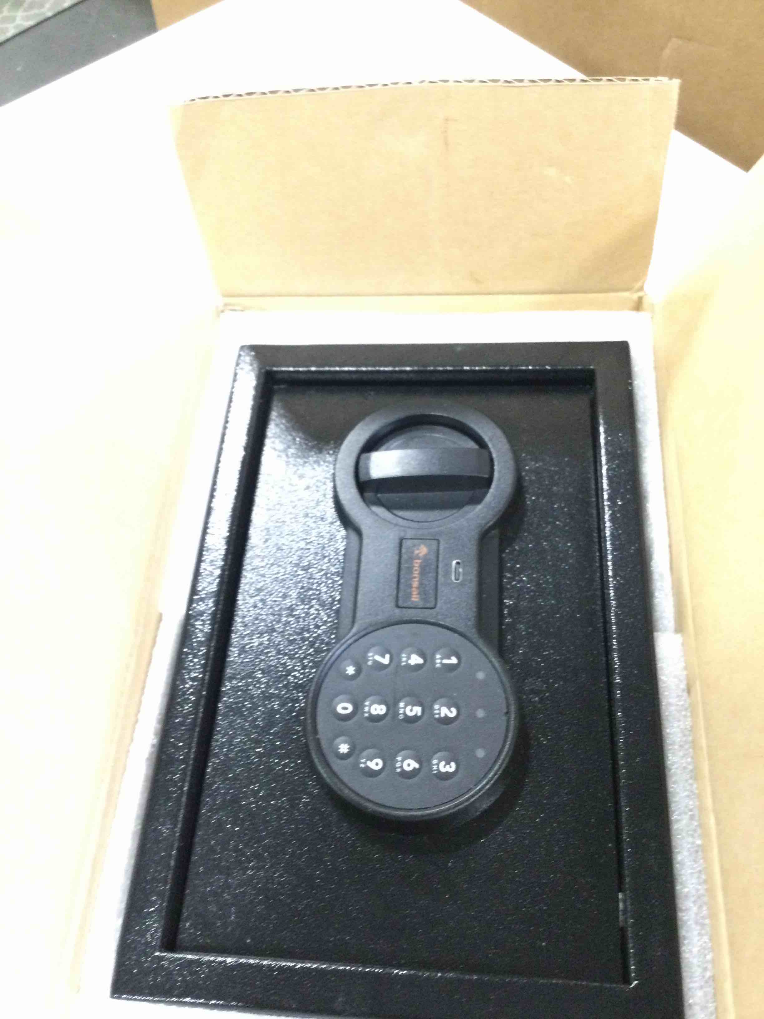 https://s3.amazonaws.com/lotting-images-prod/bidfta/RED6560038_1715874512065.jpeg
