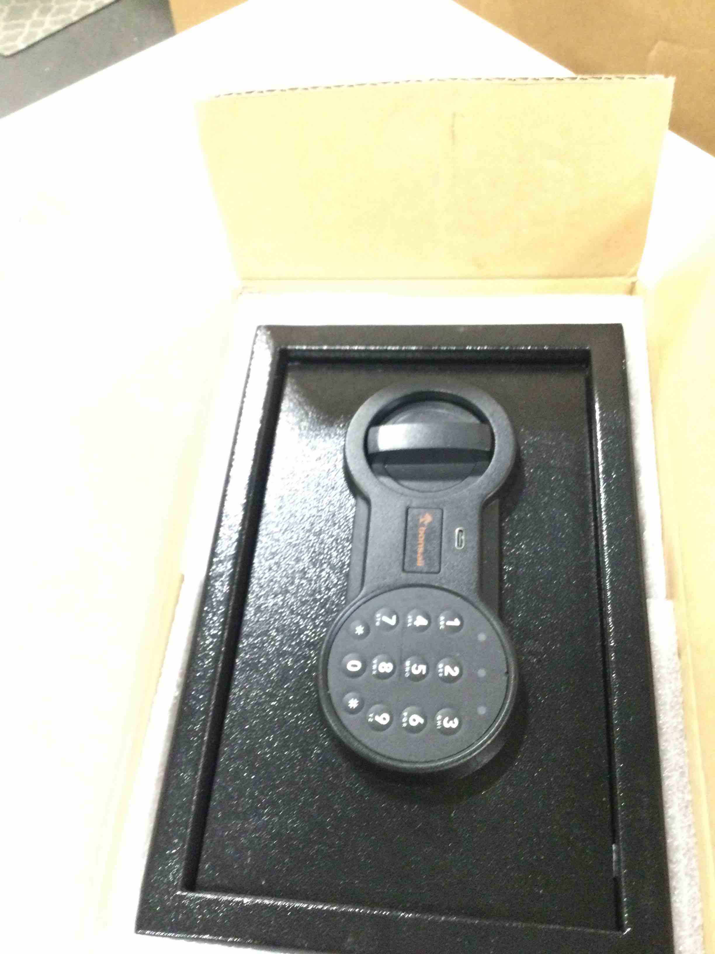 https://s3.amazonaws.com/lotting-images-prod/bidfta/RED6560038_1715874513260.jpeg