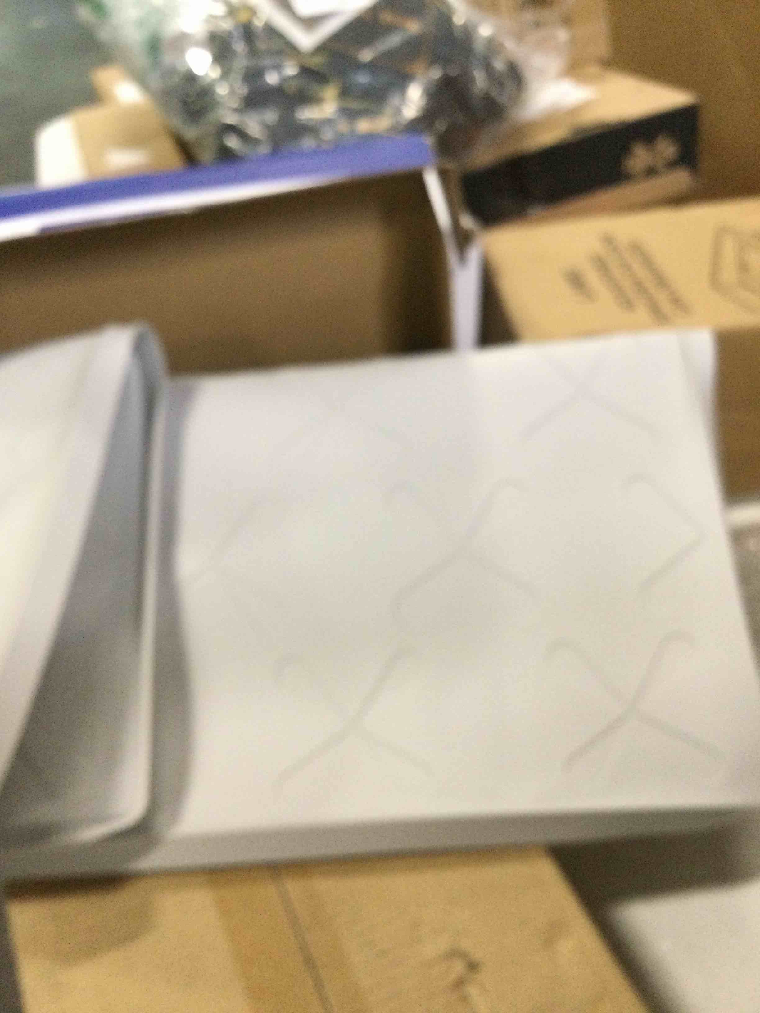 https://s3.amazonaws.com/lotting-images-prod/bidfta/RED6560042_1715875067955.jpeg