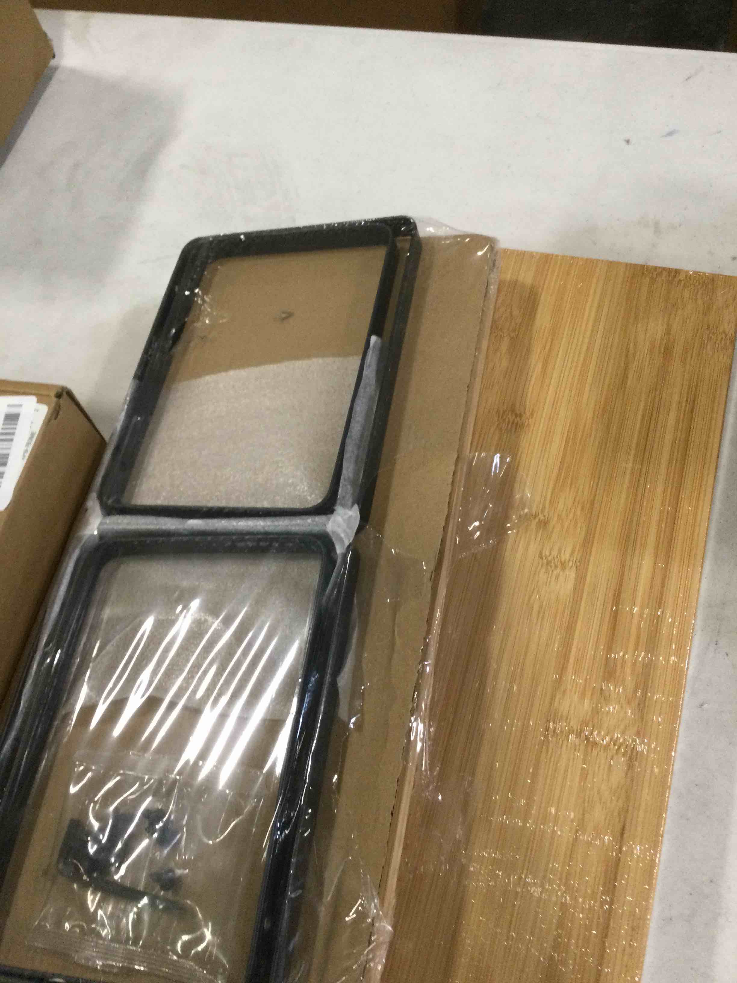 https://s3.amazonaws.com/lotting-images-prod/bidfta/RED6560052_1715878498949.jpeg