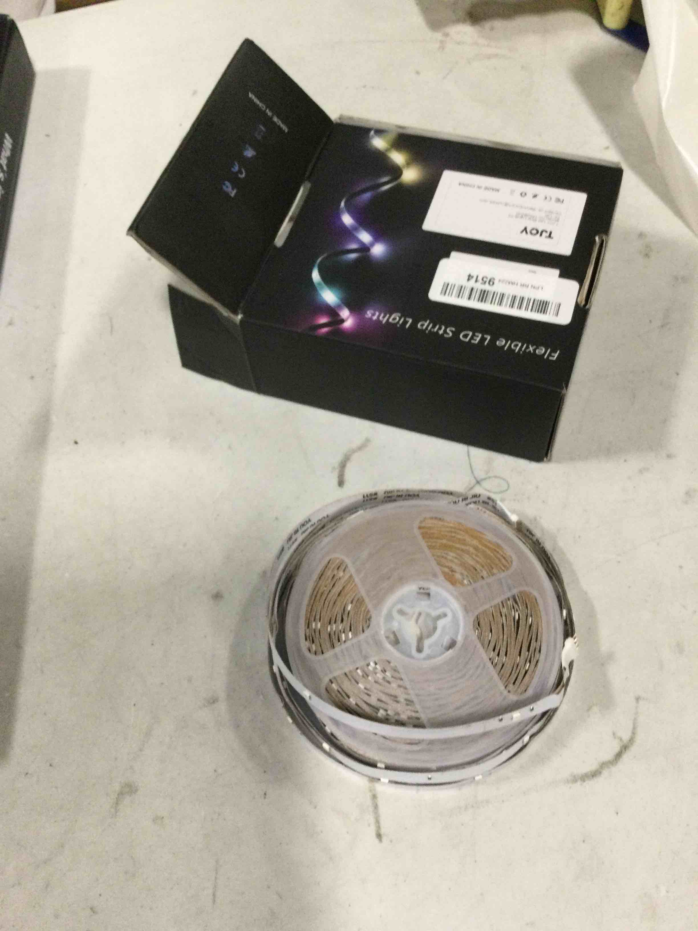 https://s3.amazonaws.com/lotting-images-prod/bidfta/RED6560058_1715879675643.jpeg