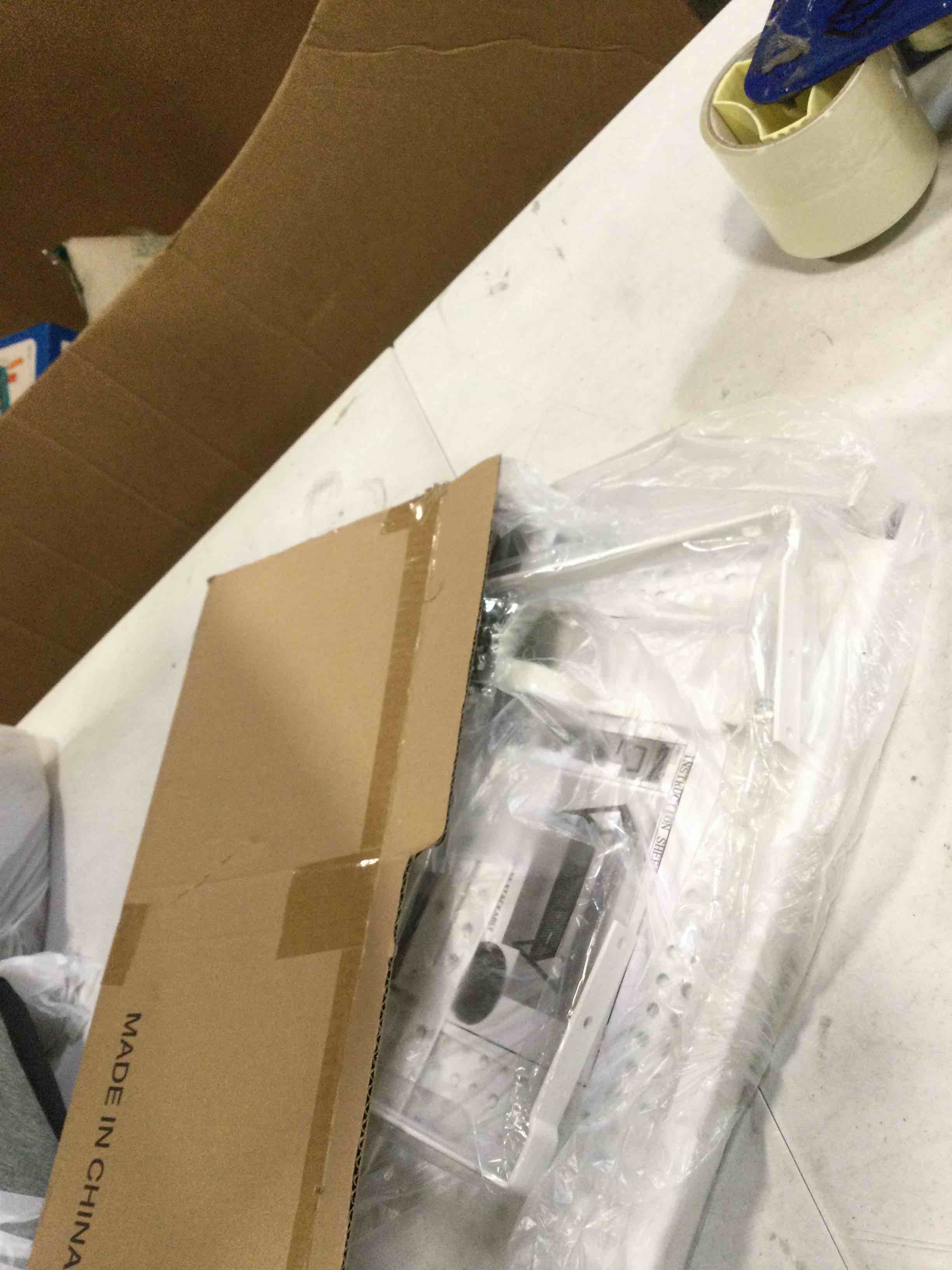 https://s3.amazonaws.com/lotting-images-prod/bidfta/RED6560089_1715883986919.jpeg