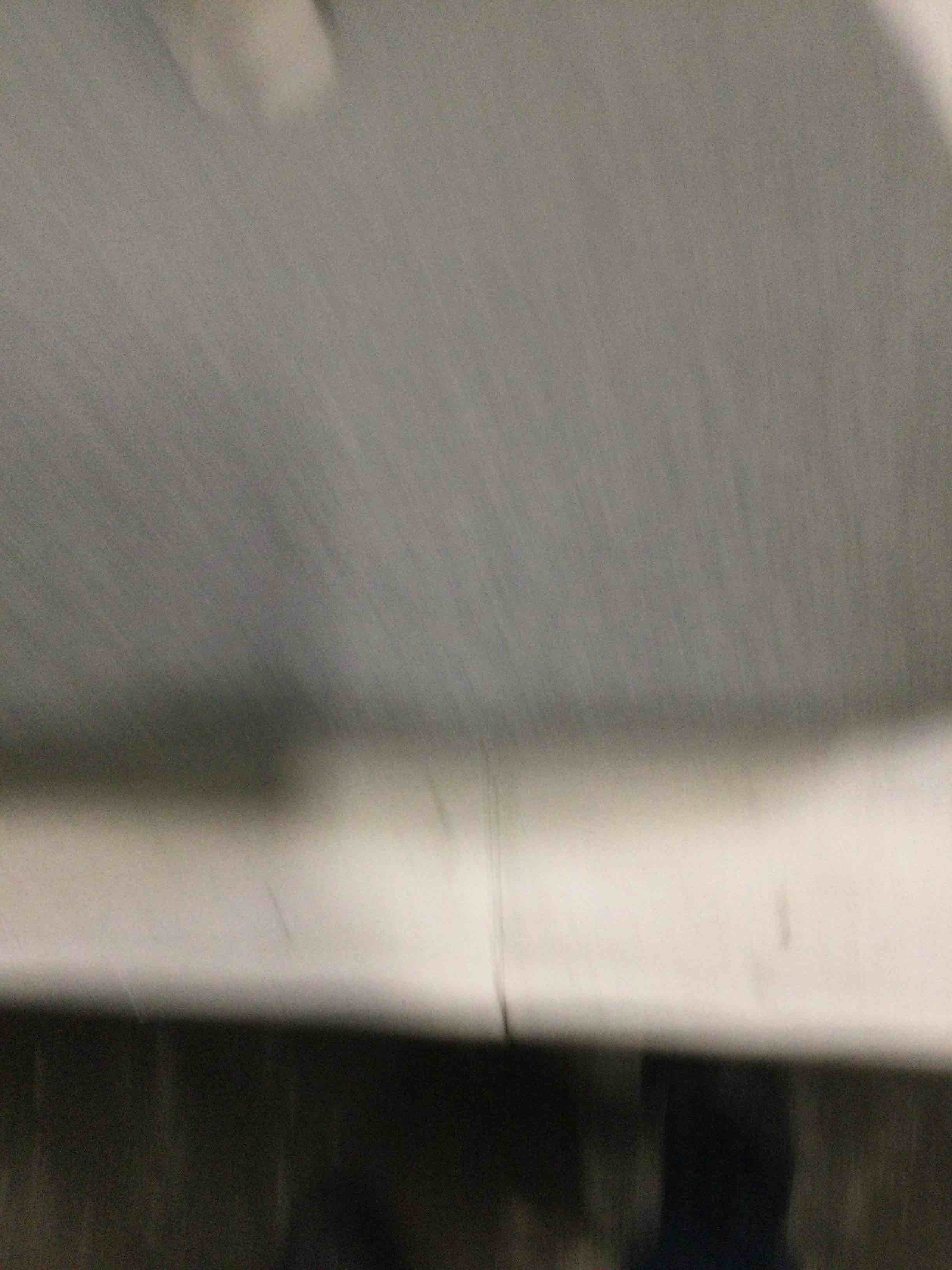 https://s3.amazonaws.com/lotting-images-prod/bidfta/RED6560093_1715884322851.jpeg