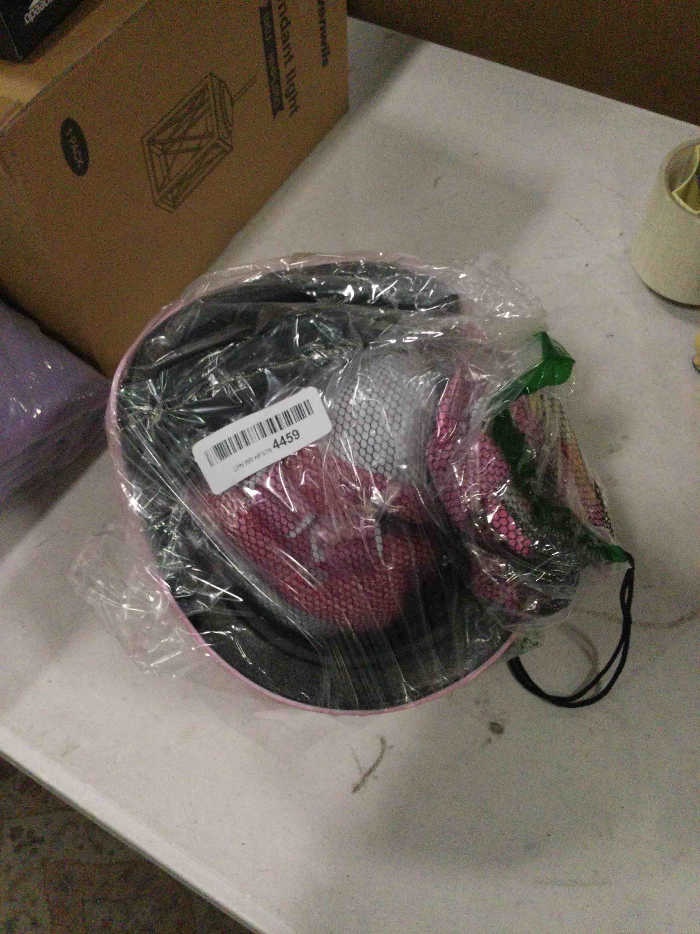 https://s3.amazonaws.com/lotting-images-prod/bidfta/RED6560196_1715952761762.jpeg