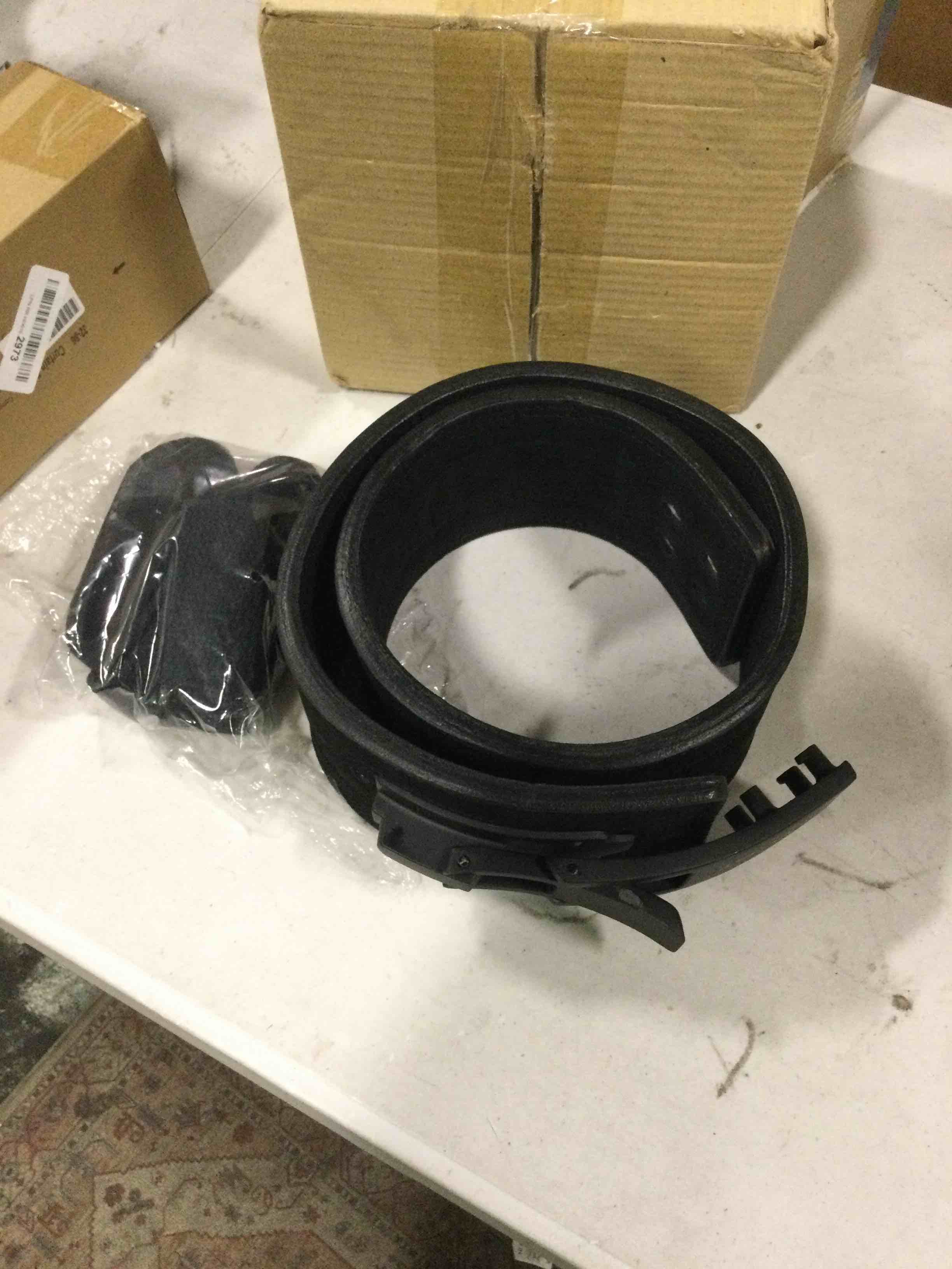 https://s3.amazonaws.com/lotting-images-prod/bidfta/RED6560202_1715953636187.jpeg