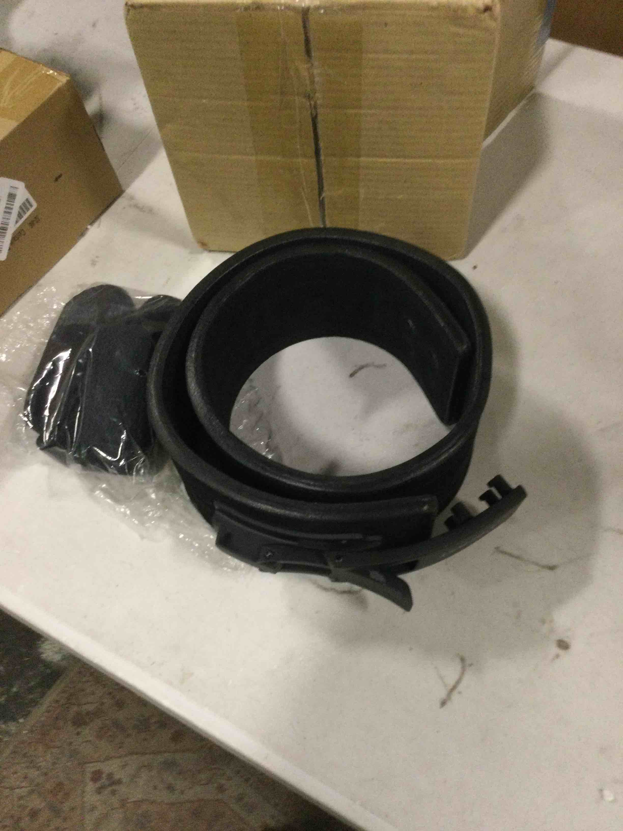 https://s3.amazonaws.com/lotting-images-prod/bidfta/RED6560202_1715953638095.jpeg