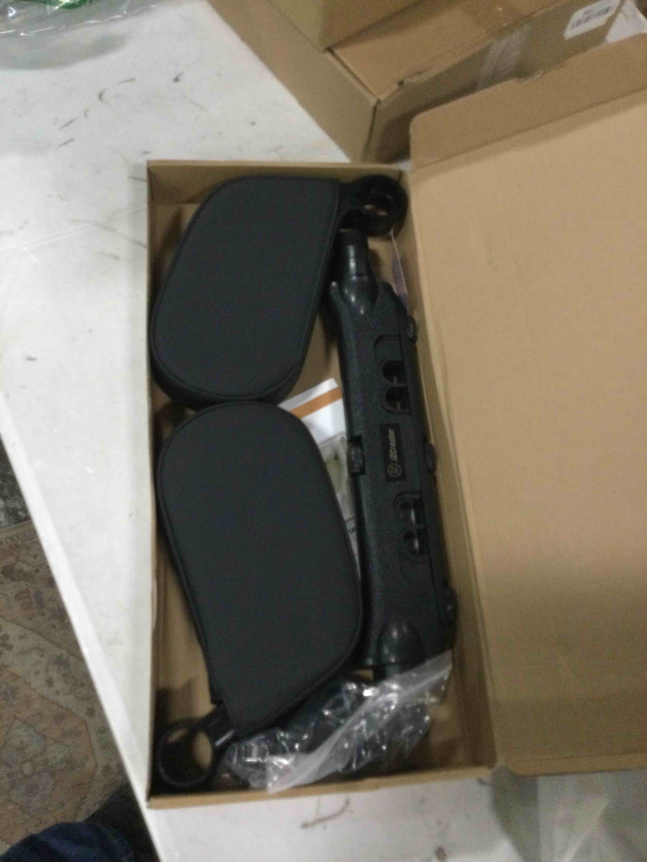 https://s3.amazonaws.com/lotting-images-prod/bidfta/RED6560213_1715956523914.jpeg
