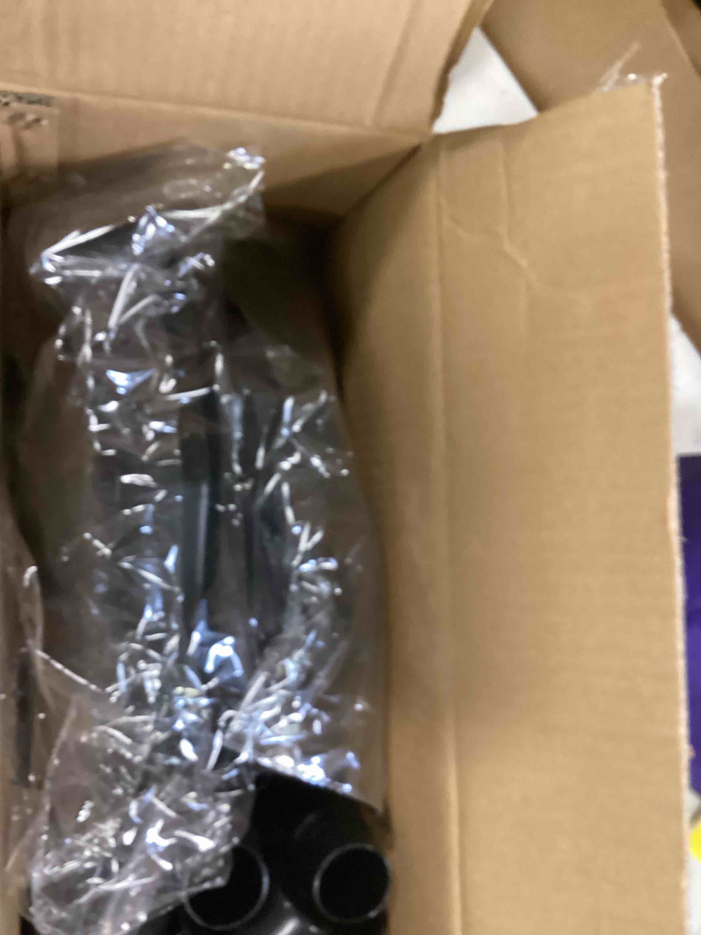 https://s3.amazonaws.com/lotting-images-prod/bidfta/RED6560790_1716318482513.jpeg