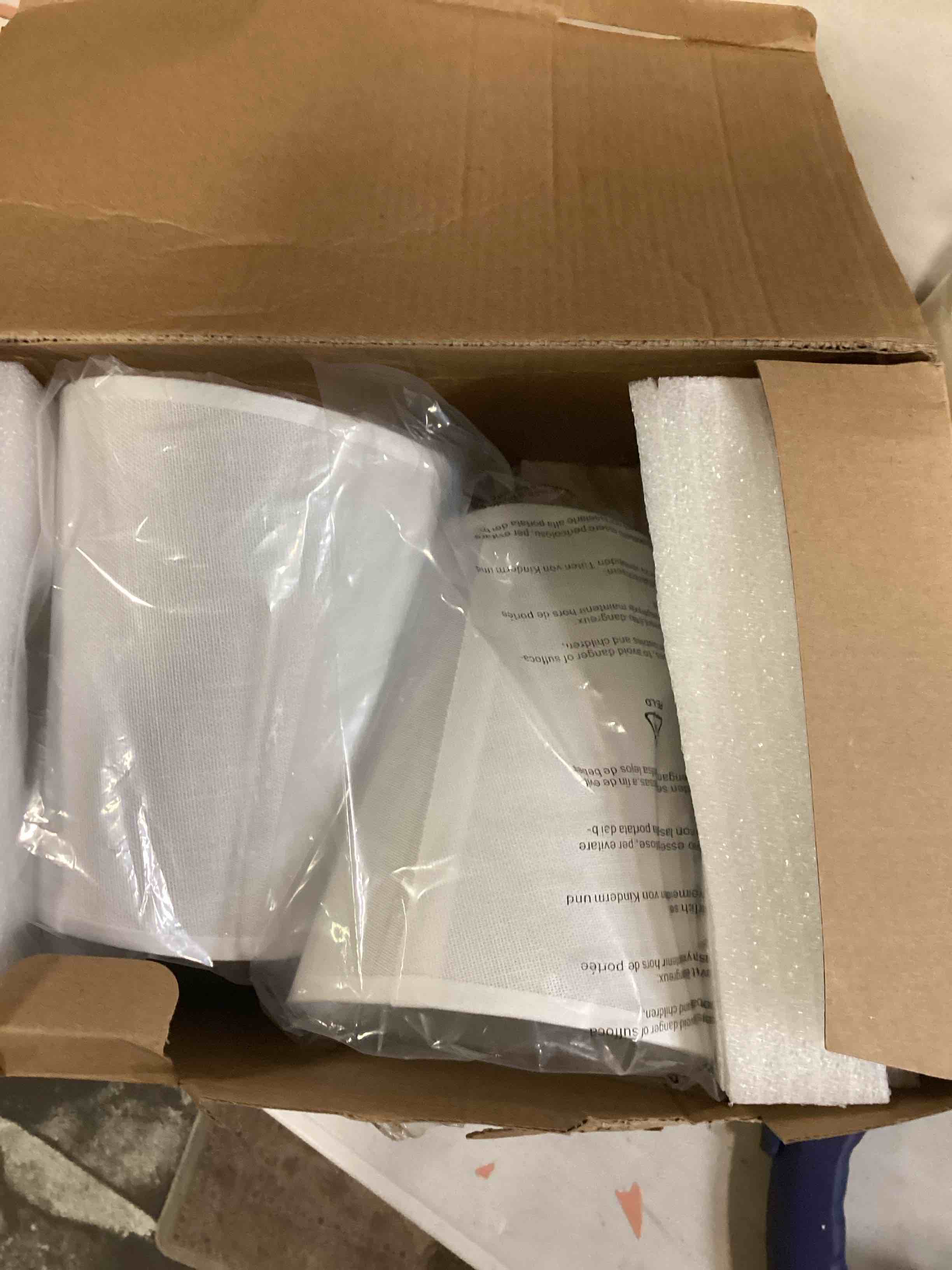 https://s3.amazonaws.com/lotting-images-prod/bidfta/RED6560810_1716320642068.jpeg