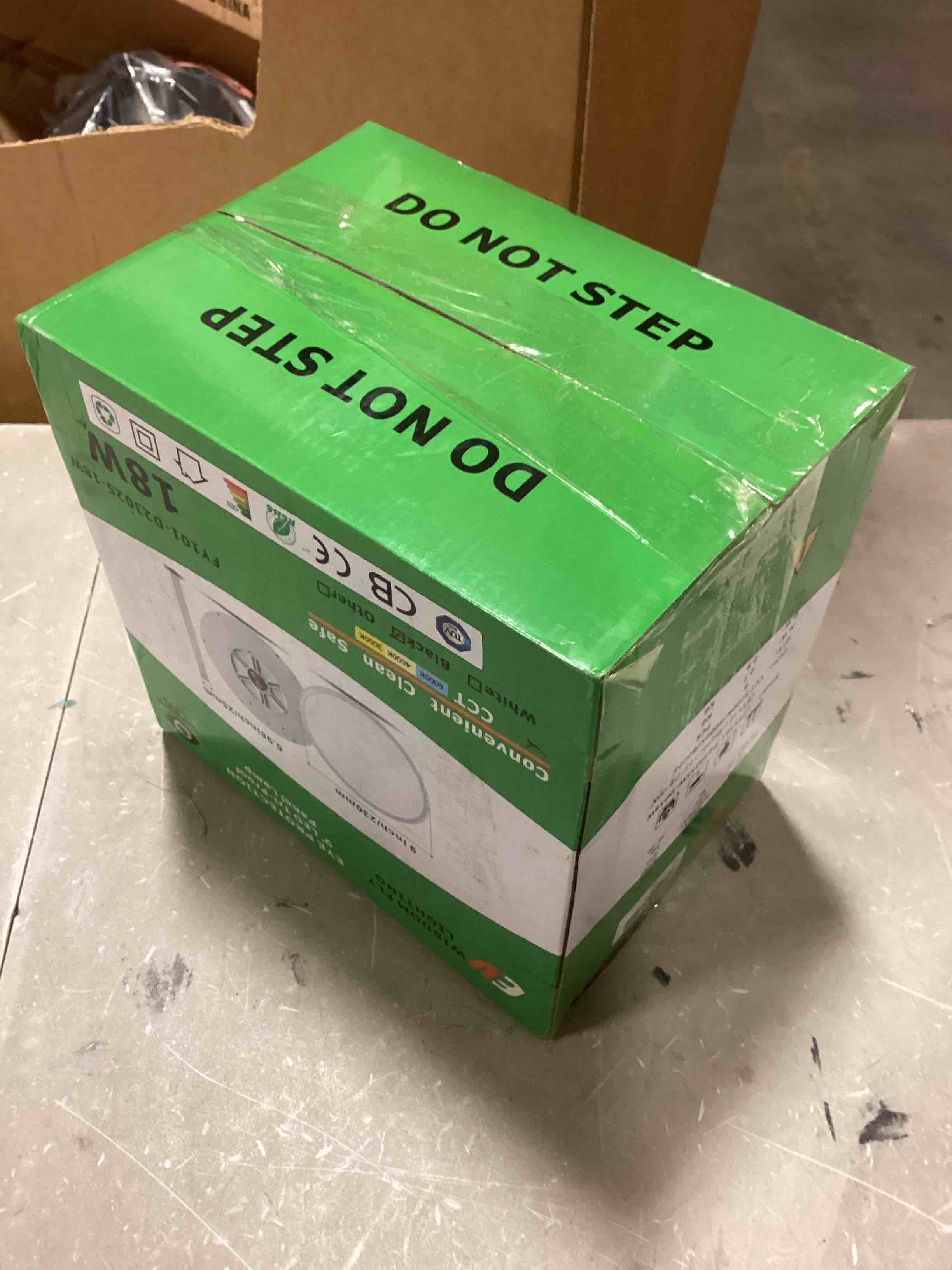 https://s3.amazonaws.com/lotting-images-prod/bidfta/RED6561806_1716382867840.jpeg
