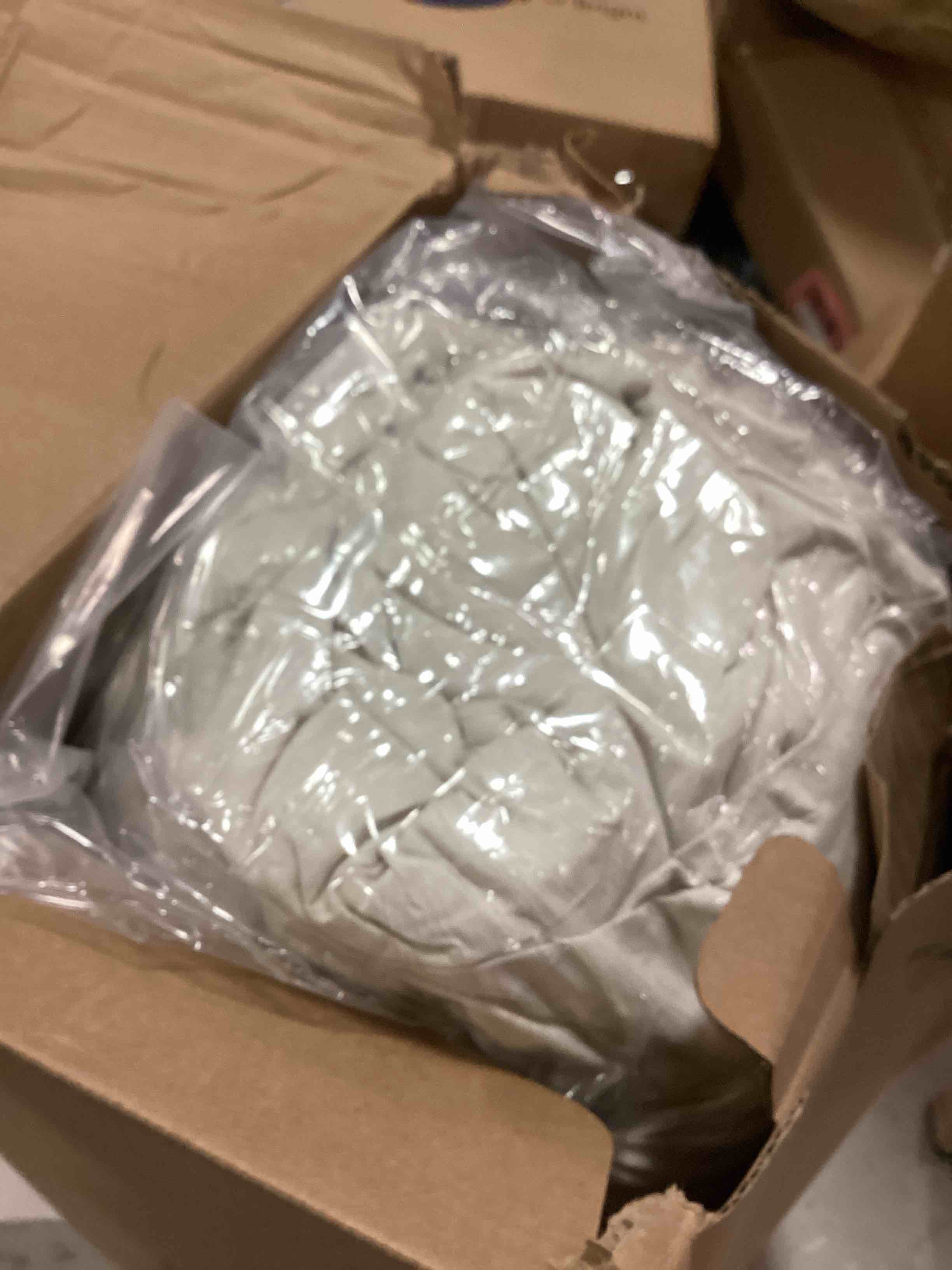 https://s3.amazonaws.com/lotting-images-prod/bidfta/RED6561822_1716384364125.jpeg