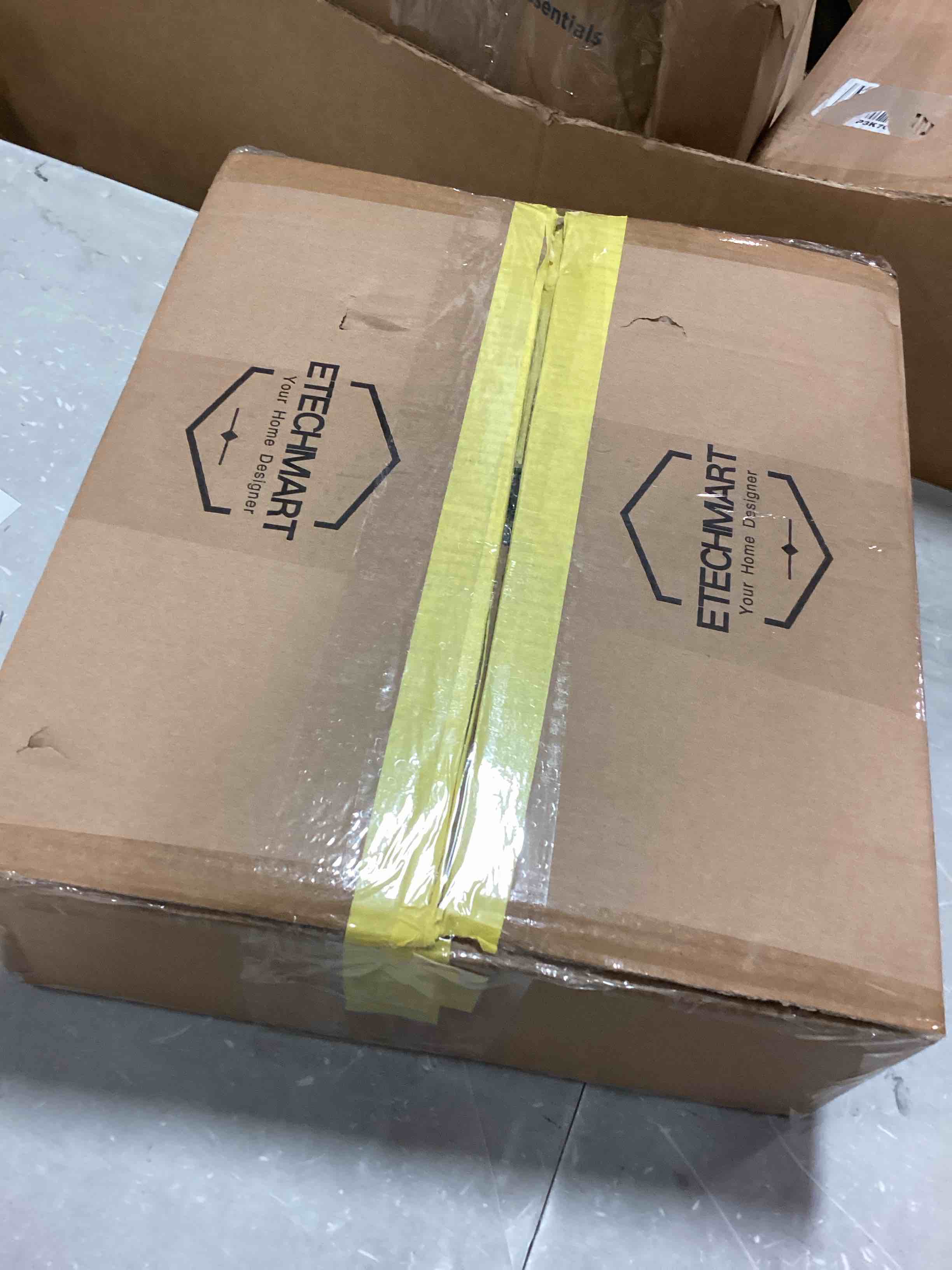 https://s3.amazonaws.com/lotting-images-prod/bidfta/RED6561838_1716389138199.jpeg