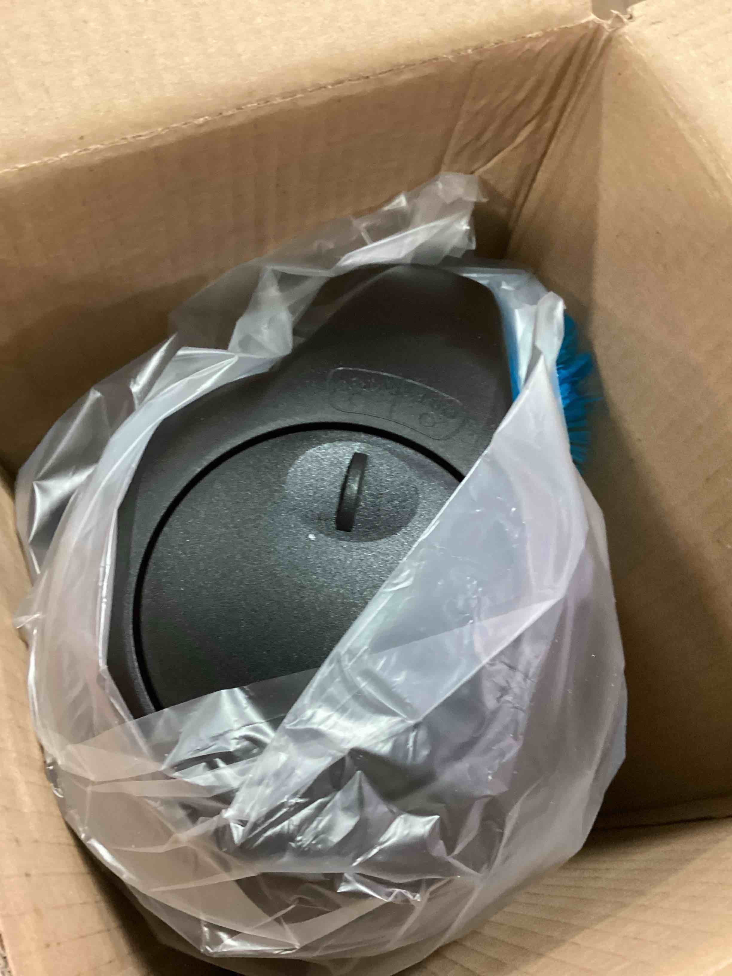 https://s3.amazonaws.com/lotting-images-prod/bidfta/RED6561844_1716389599831.jpeg