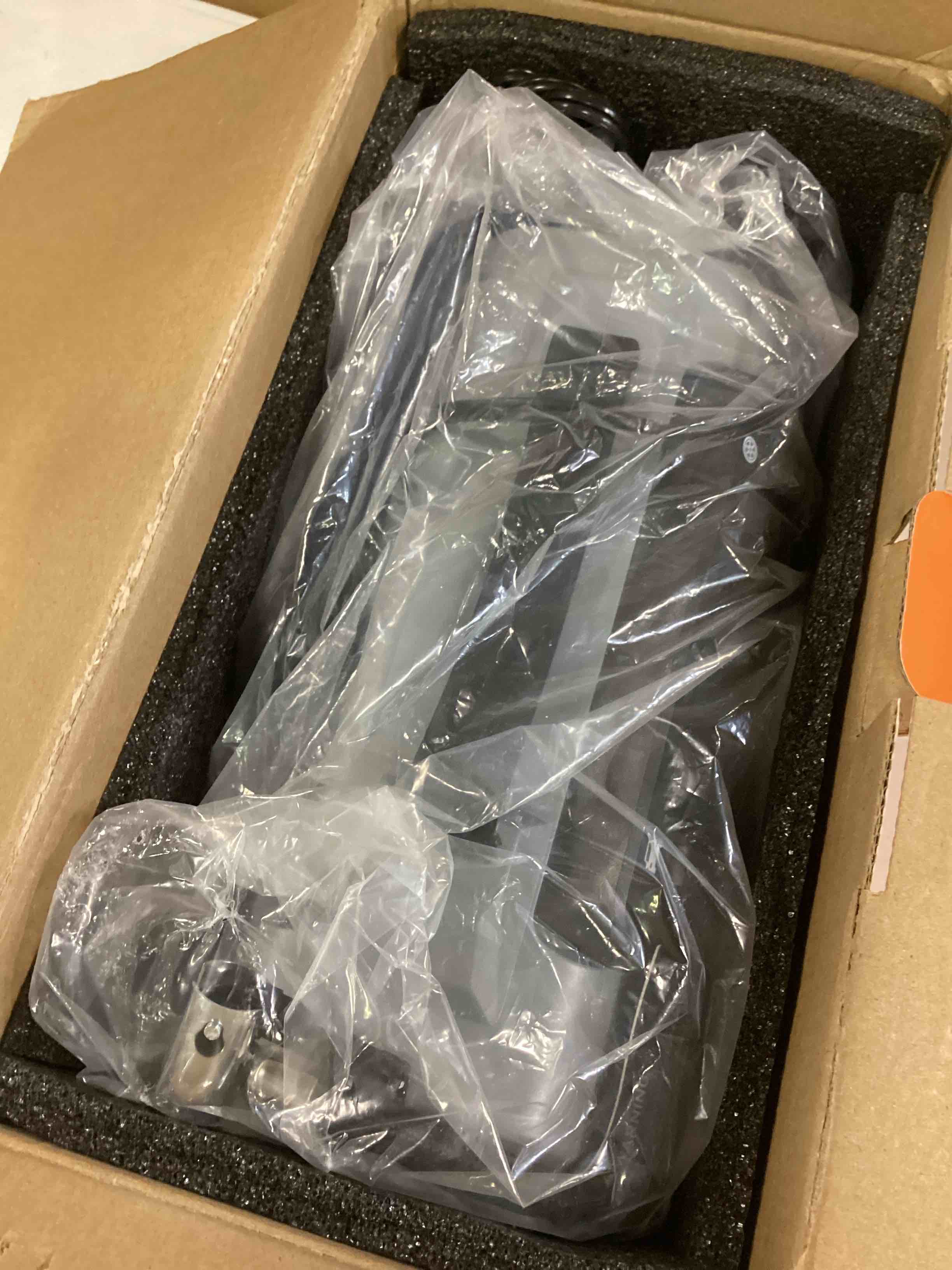 https://s3.amazonaws.com/lotting-images-prod/bidfta/RED6561888_1716397885106.jpeg
