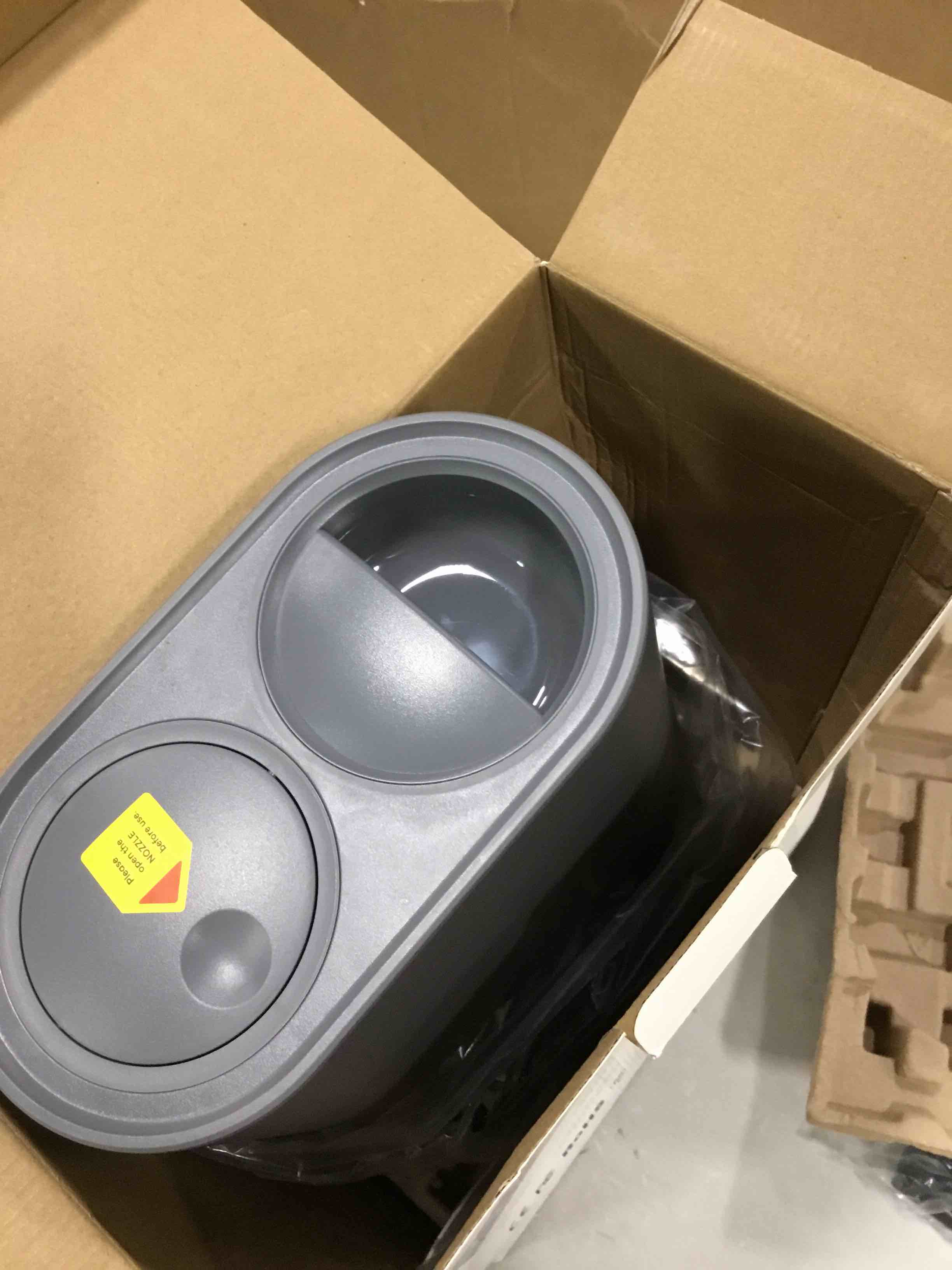 https://s3.amazonaws.com/lotting-images-prod/bidfta/RED6562009_1716468165985.jpeg