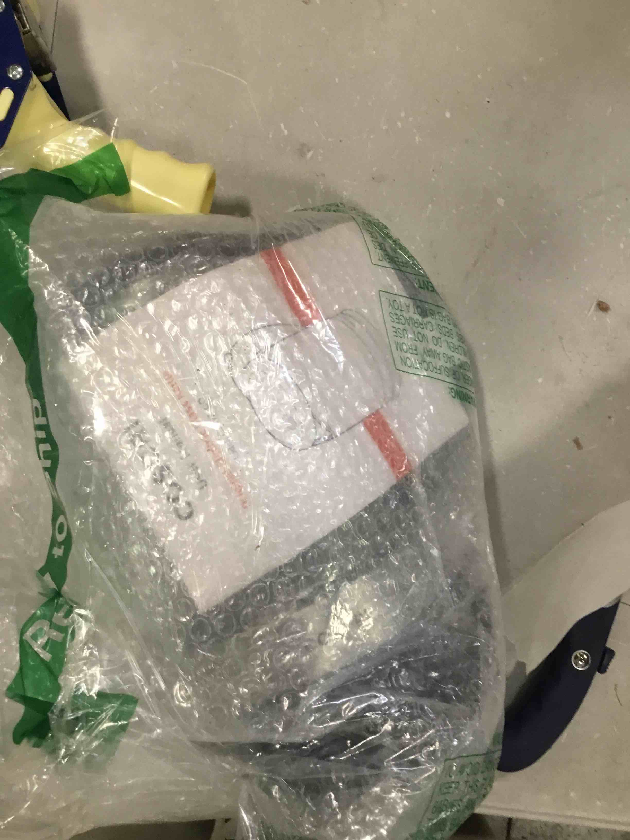 https://s3.amazonaws.com/lotting-images-prod/bidfta/RED6562405_1716572714525.jpeg