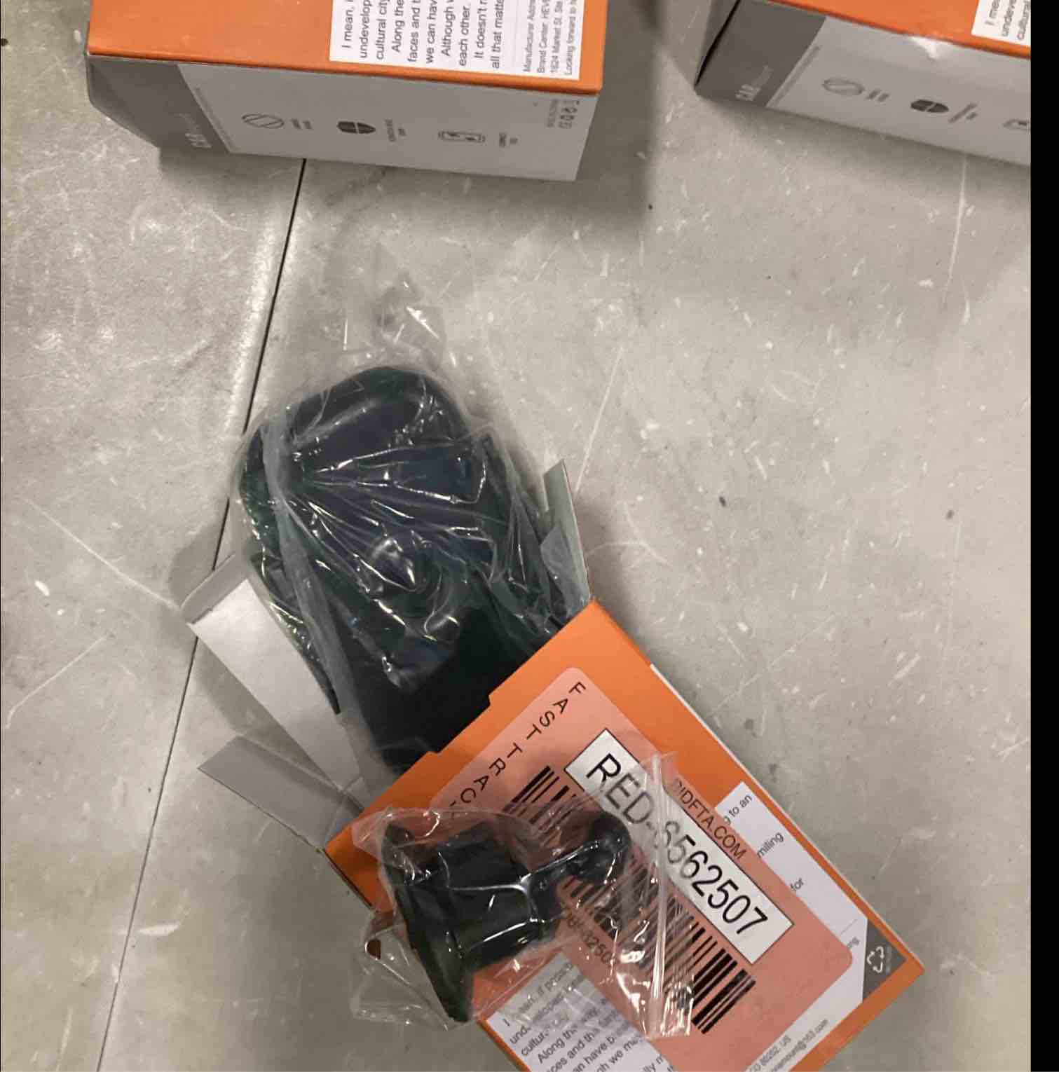 https://s3.amazonaws.com/lotting-images-prod/bidfta/RED6562564_1716645210490.jpeg