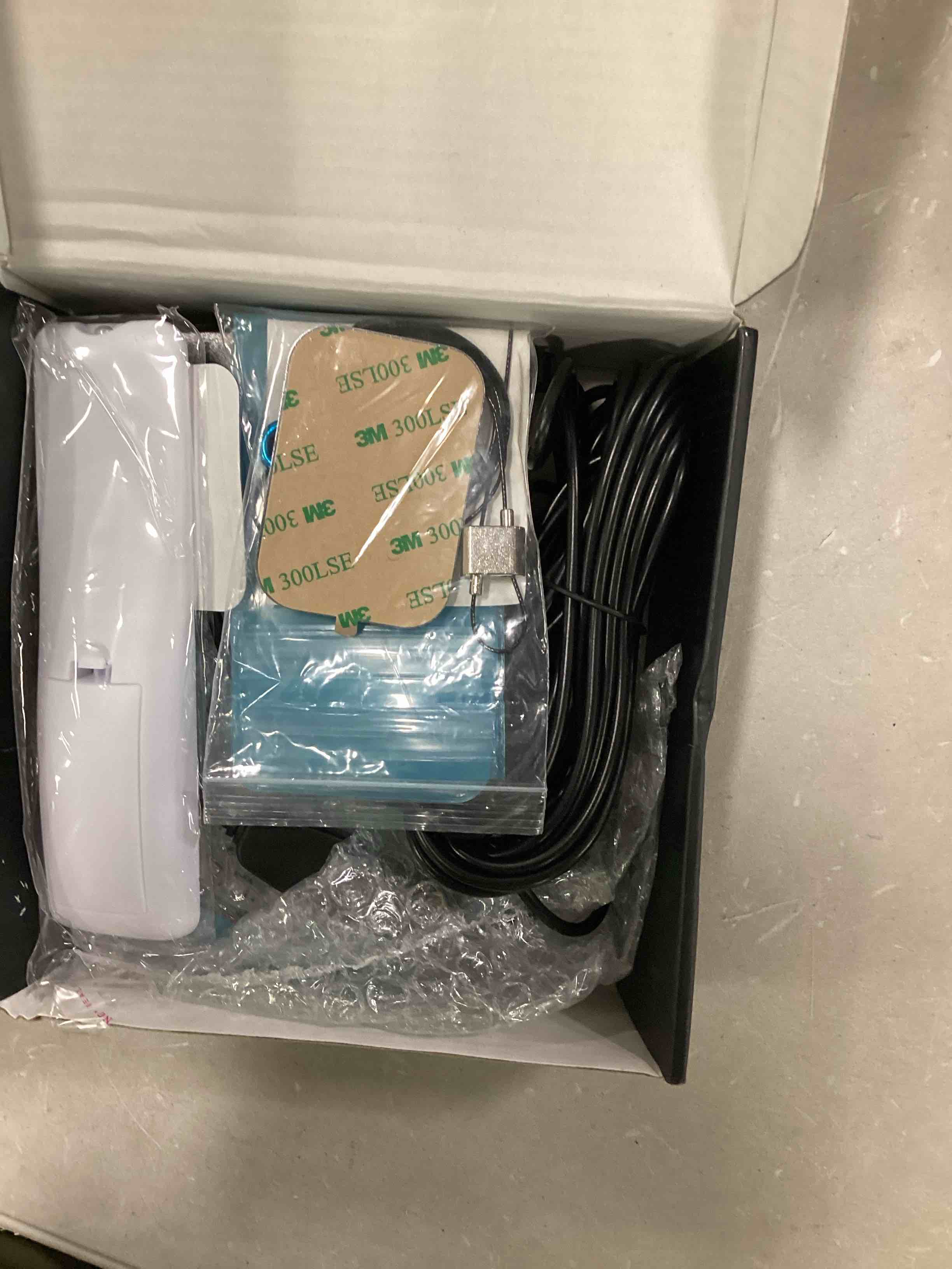 https://s3.amazonaws.com/lotting-images-prod/bidfta/RED6562577_1716645991446.jpeg