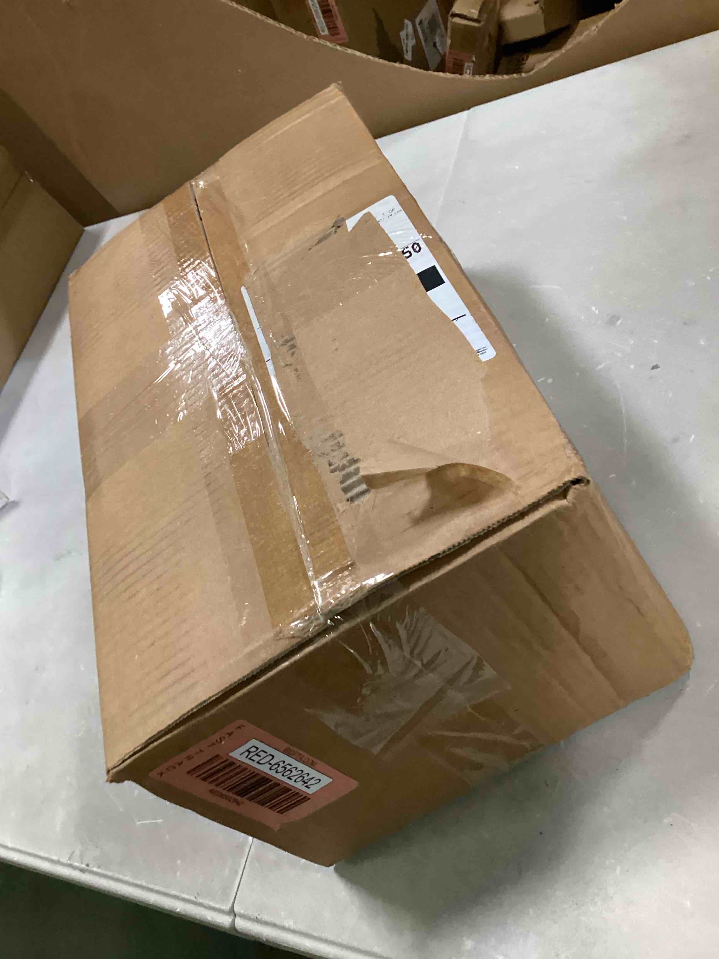 https://s3.amazonaws.com/lotting-images-prod/bidfta/RED6562642_1716653576812.jpeg