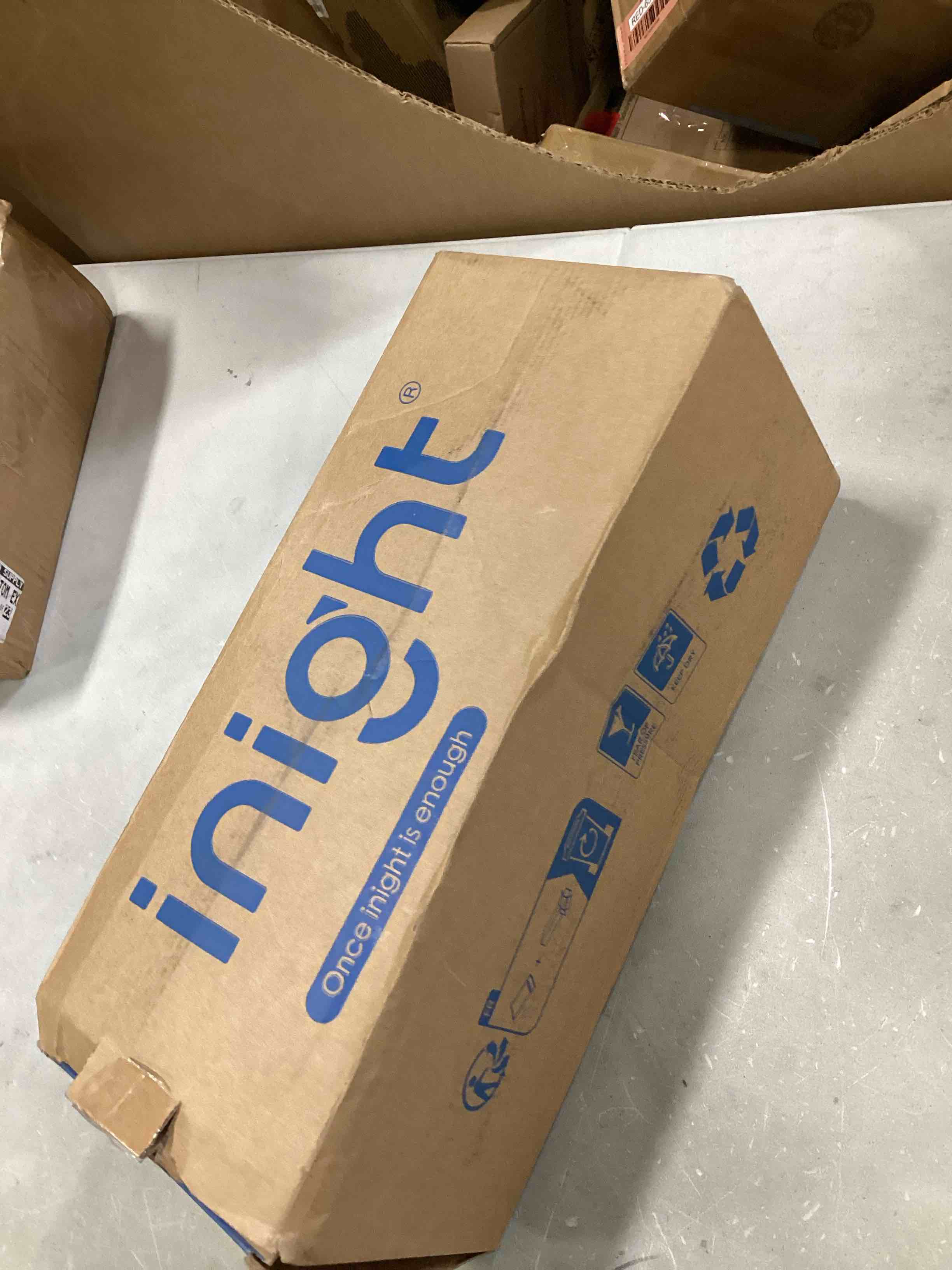 https://s3.amazonaws.com/lotting-images-prod/bidfta/RED6562653_1716654586395.jpeg
