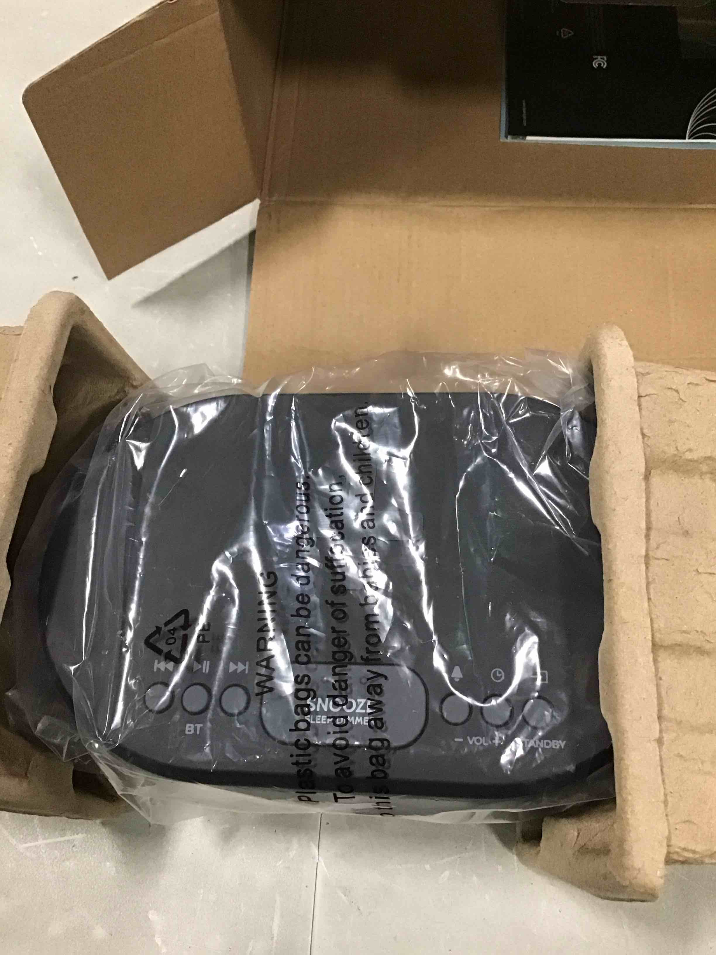https://s3.amazonaws.com/lotting-images-prod/bidfta/RED6562689_1716900385891.jpeg
