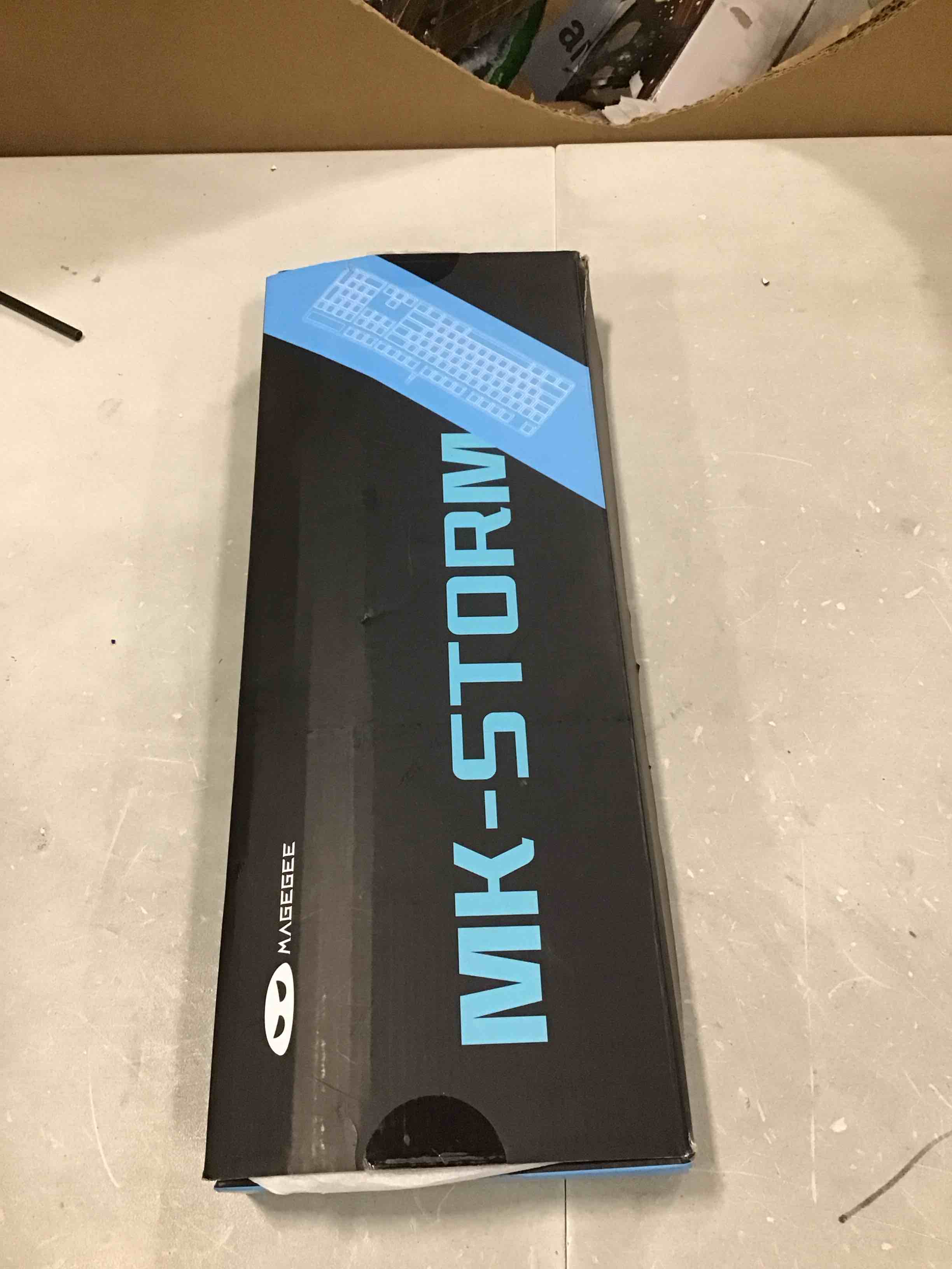 https://s3.amazonaws.com/lotting-images-prod/bidfta/RED6562709_1716906447656.jpeg