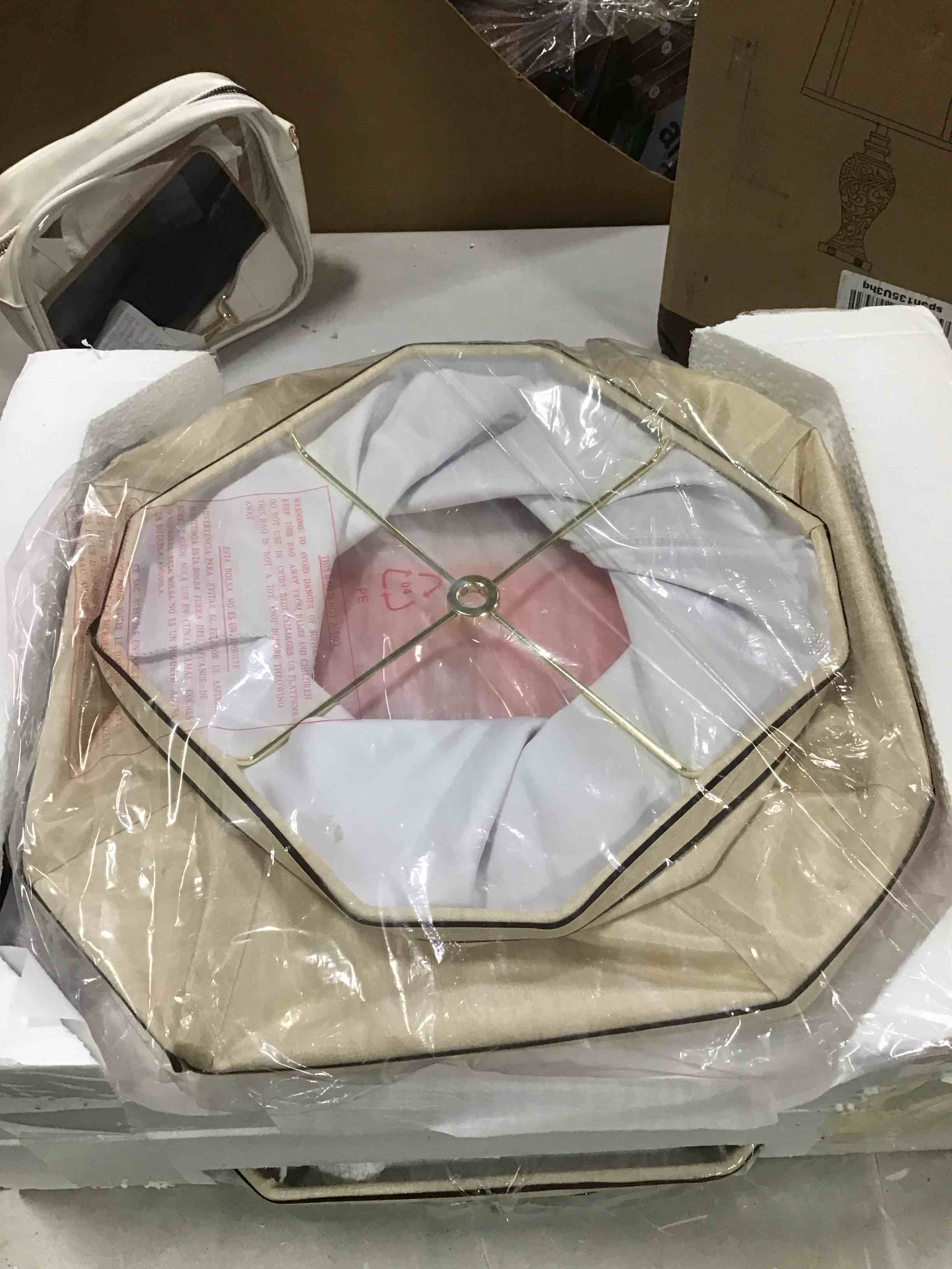 https://s3.amazonaws.com/lotting-images-prod/bidfta/RED6562712_1716907180221.jpeg
