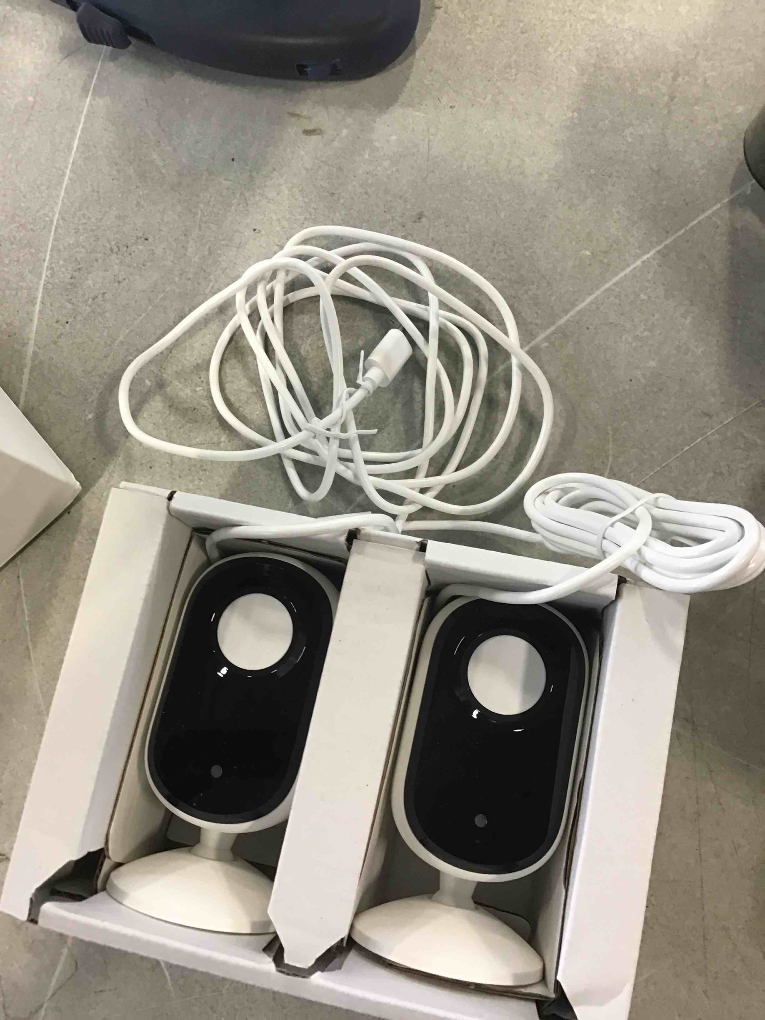 https://s3.amazonaws.com/lotting-images-prod/bidfta/RED6563587_1715950660065.jpeg