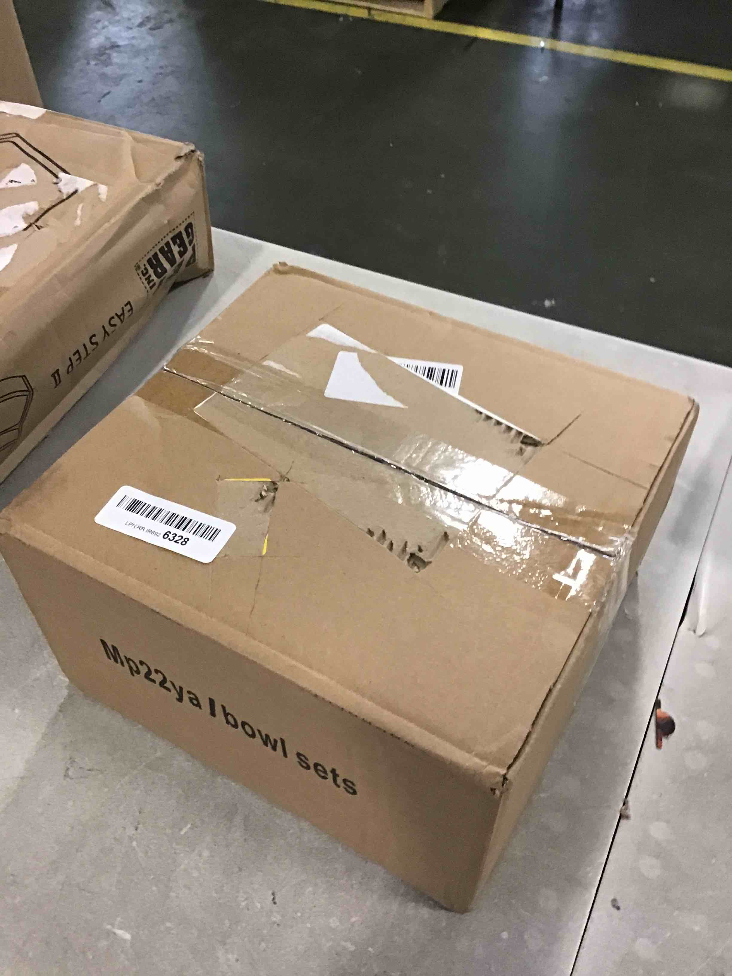 https://s3.amazonaws.com/lotting-images-prod/bidfta/RED6563946_1716036604602.jpeg