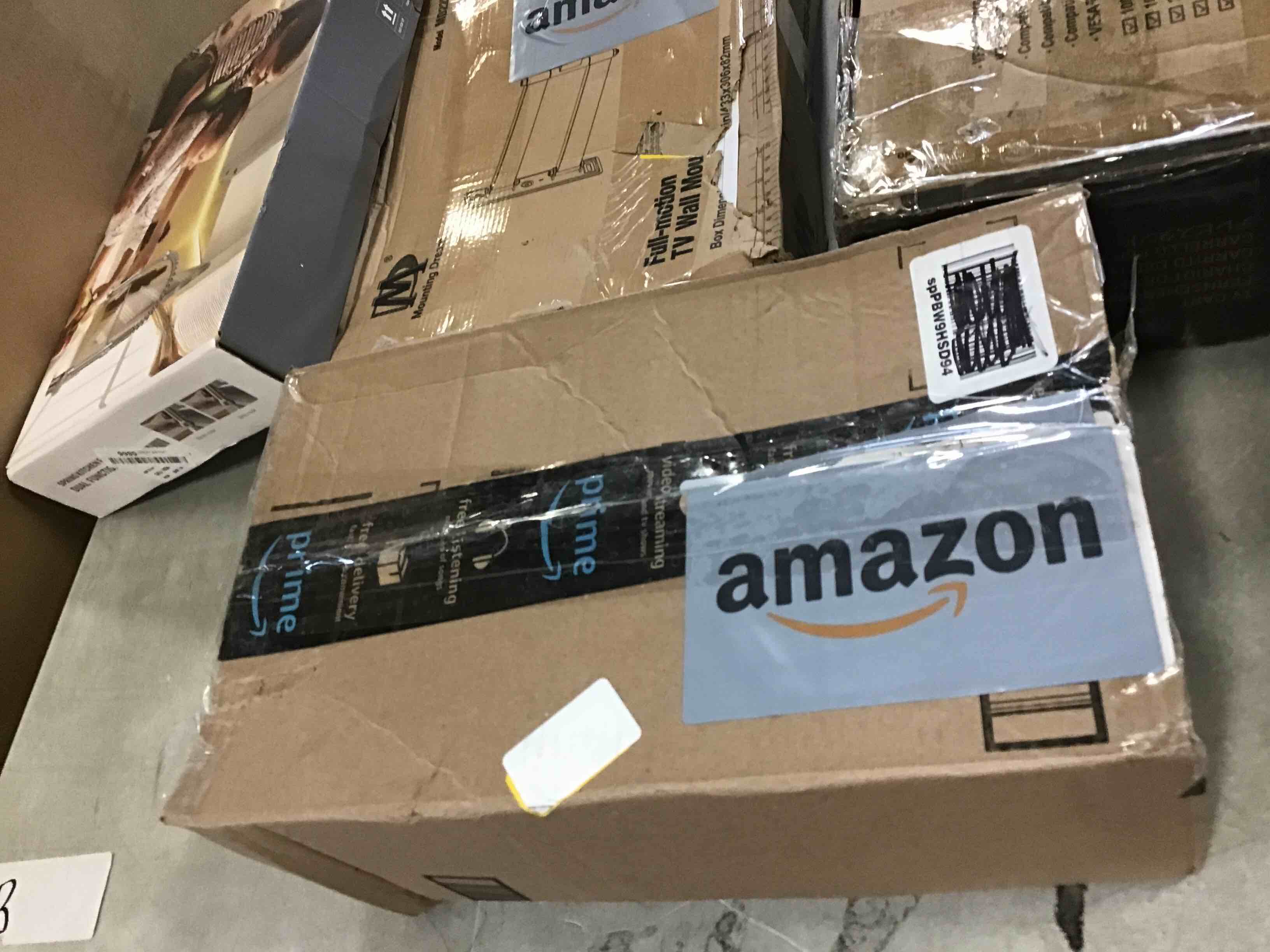 https://s3.amazonaws.com/lotting-images-prod/bidfta/RED6563960_1716039507133.jpeg