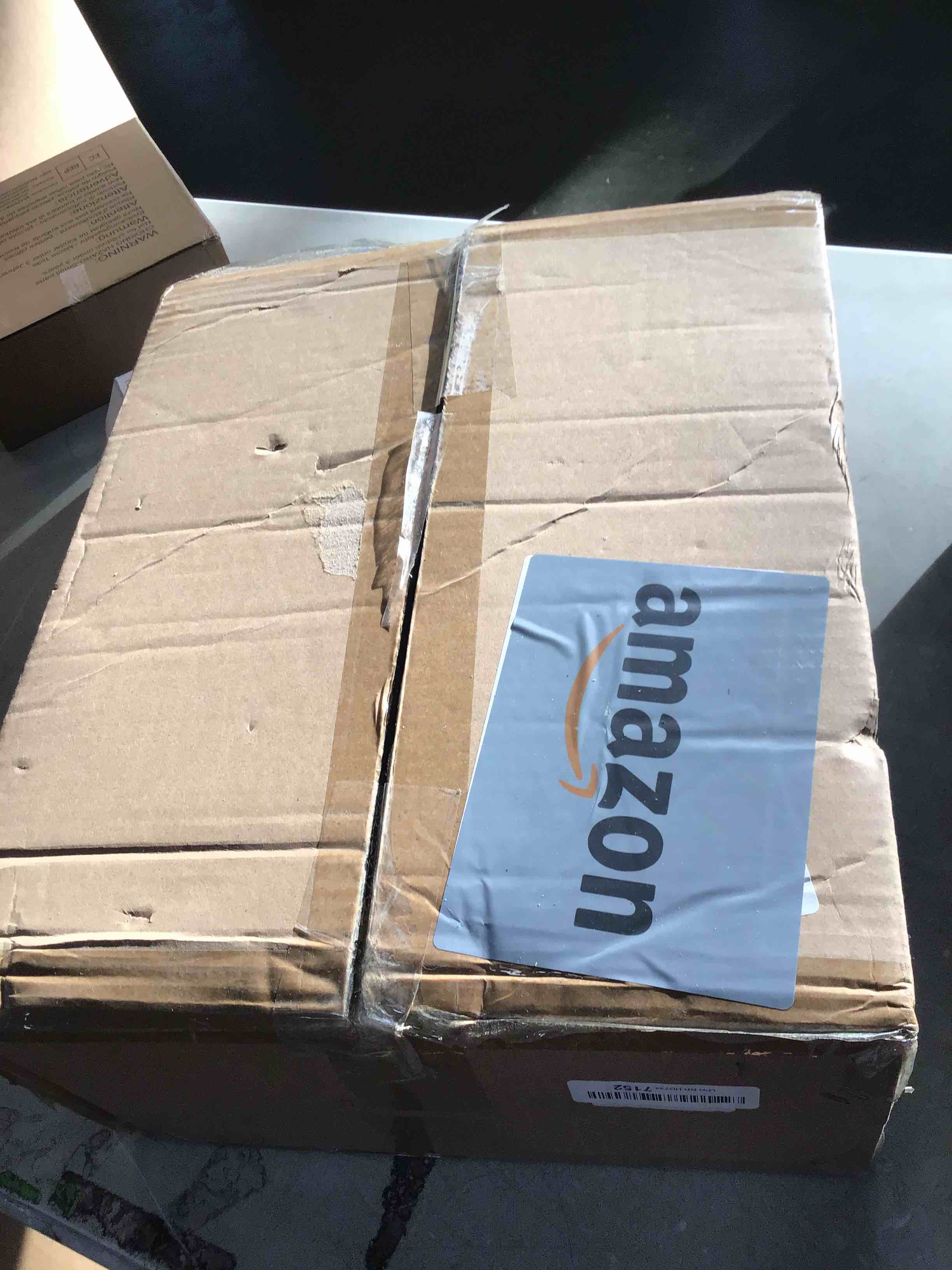 https://s3.amazonaws.com/lotting-images-prod/bidfta/RED6564192_1716205437320.jpeg