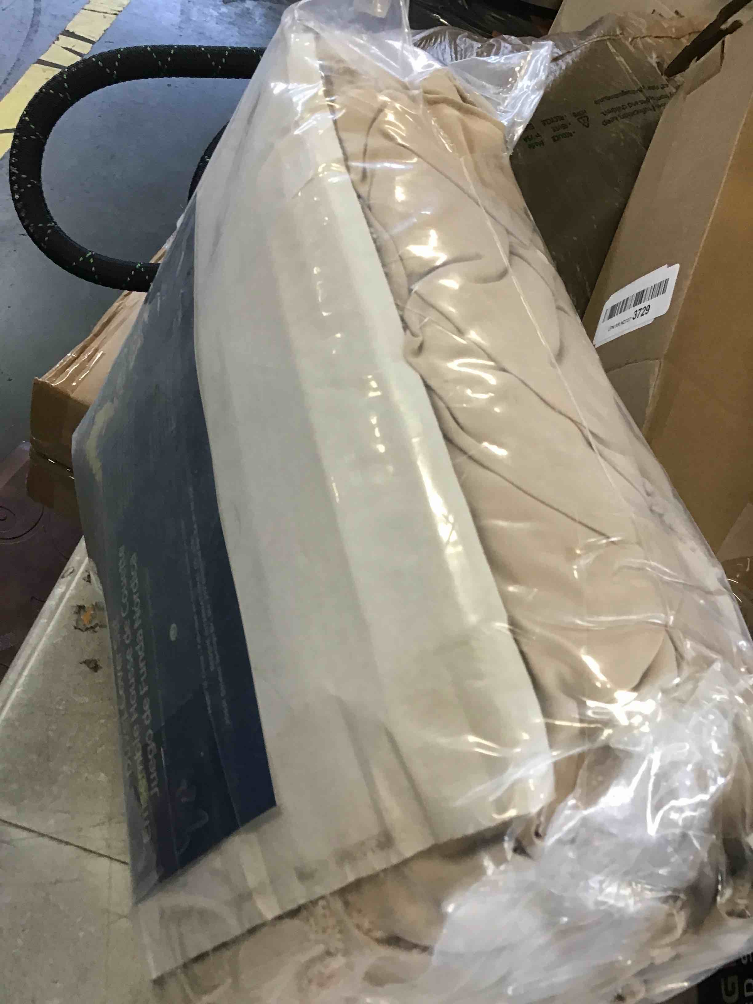 https://s3.amazonaws.com/lotting-images-prod/bidfta/RED6564351_1716218225981.jpeg