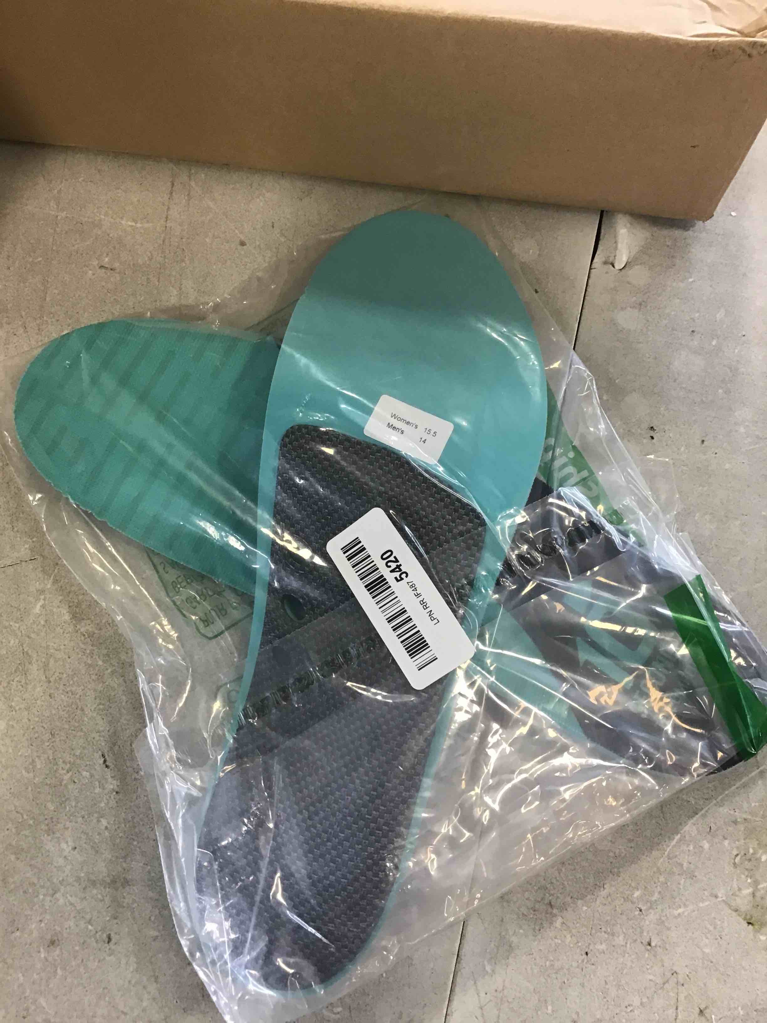 https://s3.amazonaws.com/lotting-images-prod/bidfta/RED6564372_1716219785945.jpeg