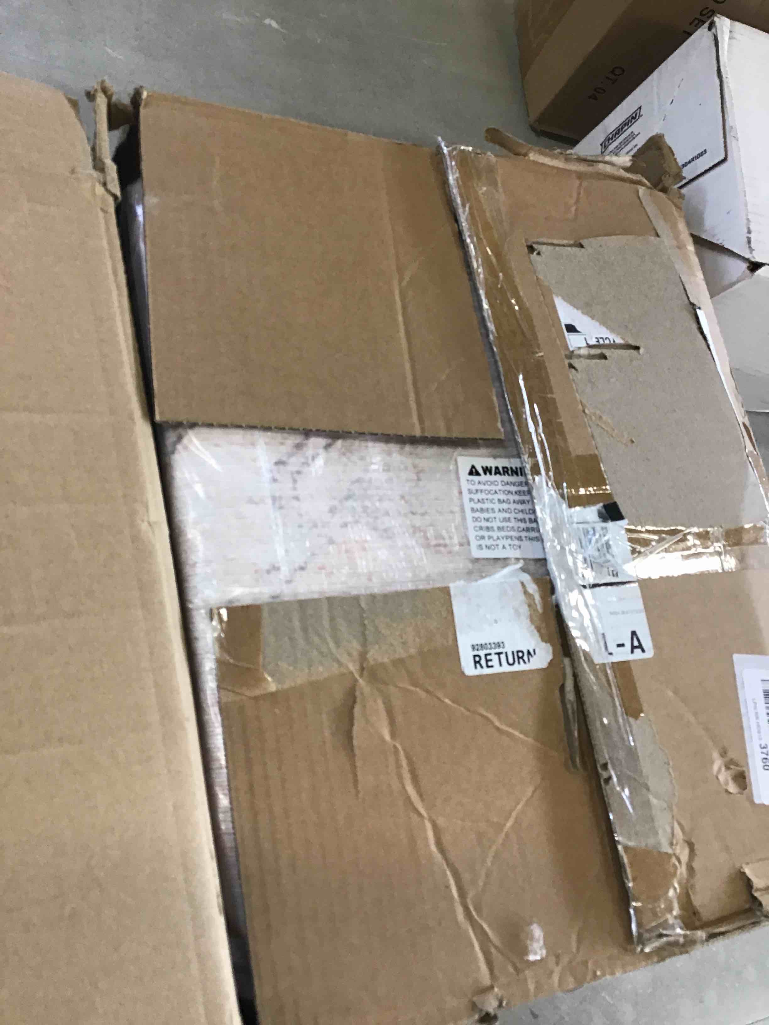 https://s3.amazonaws.com/lotting-images-prod/bidfta/RED6564385_1716220565697.jpeg