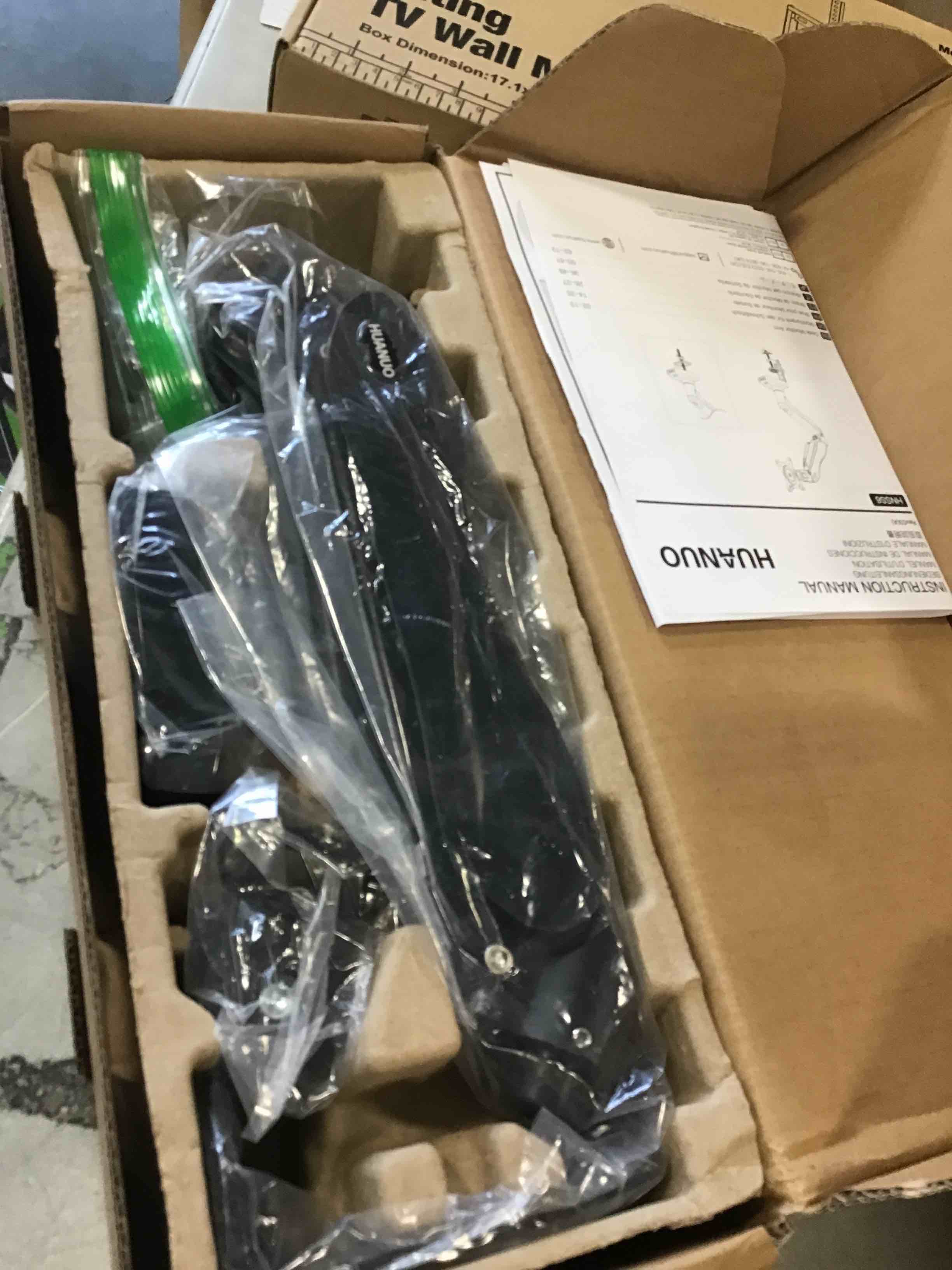 https://s3.amazonaws.com/lotting-images-prod/bidfta/RED6564422_1716225675353.jpeg