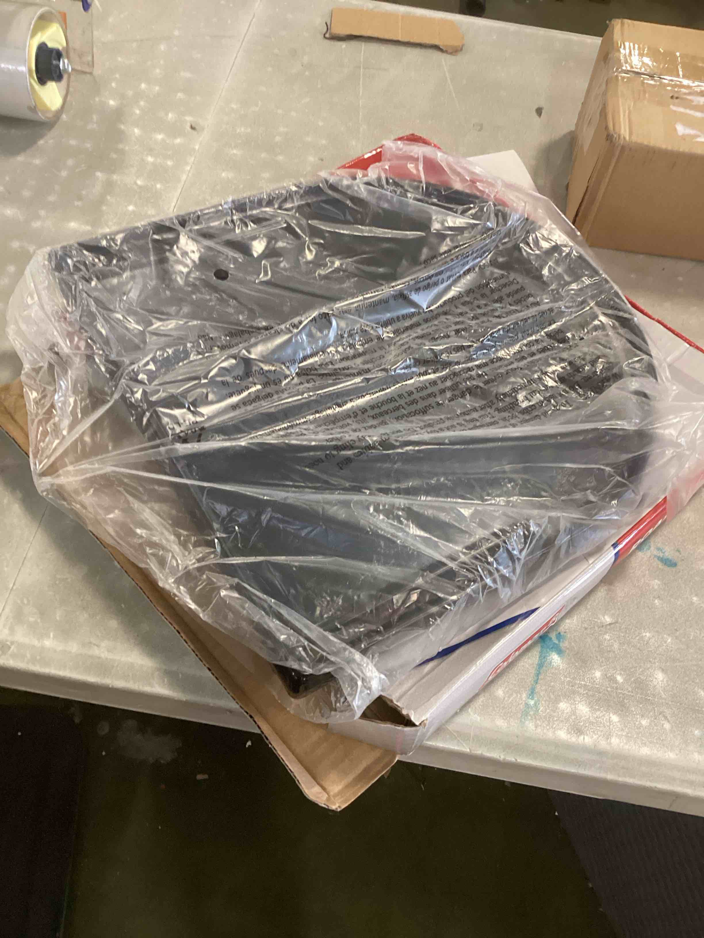 https://s3.amazonaws.com/lotting-images-prod/bidfta/RED6564451_1716575826279.jpeg