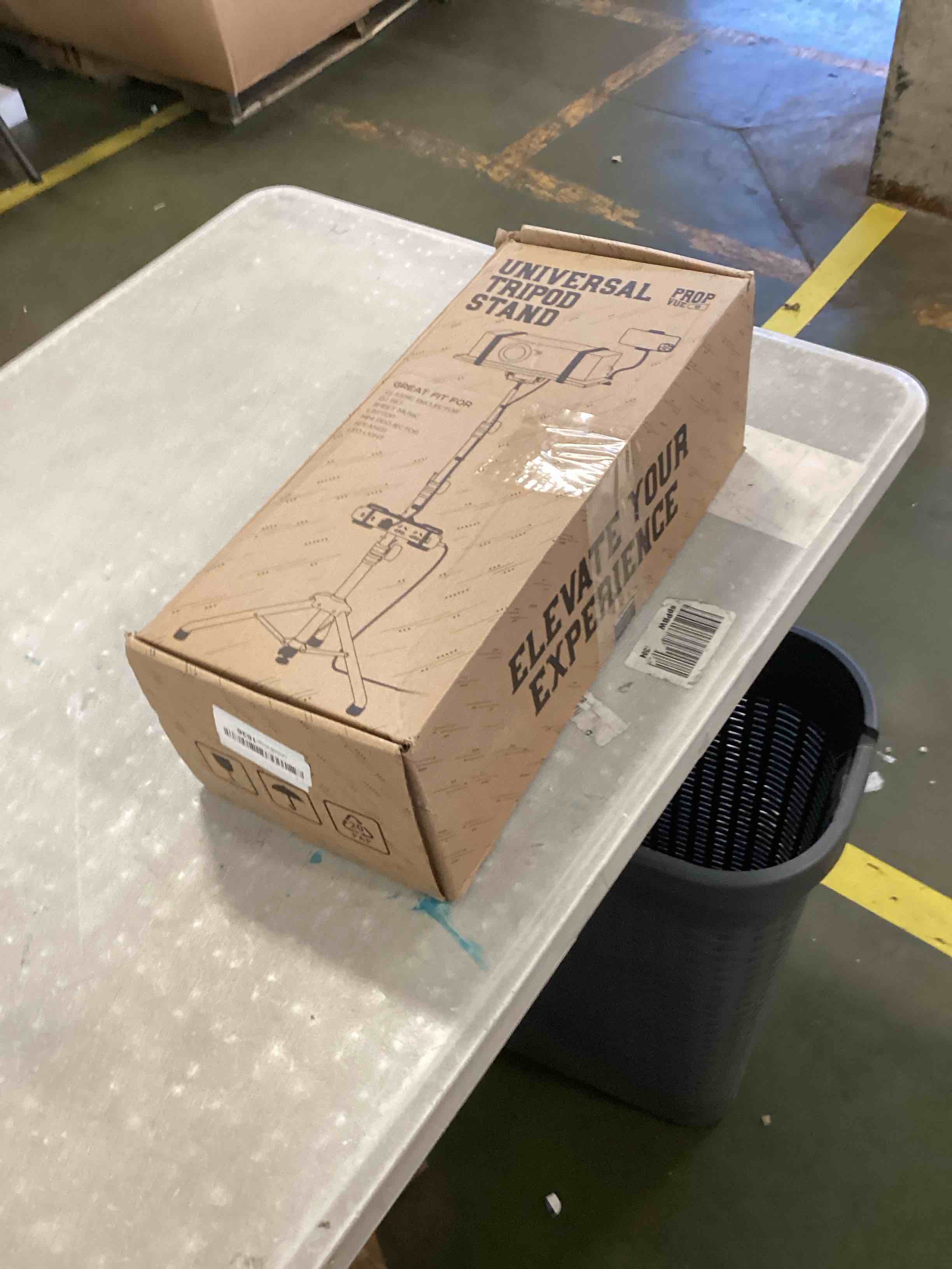 https://s3.amazonaws.com/lotting-images-prod/bidfta/RED6564595_1716901118188.jpeg