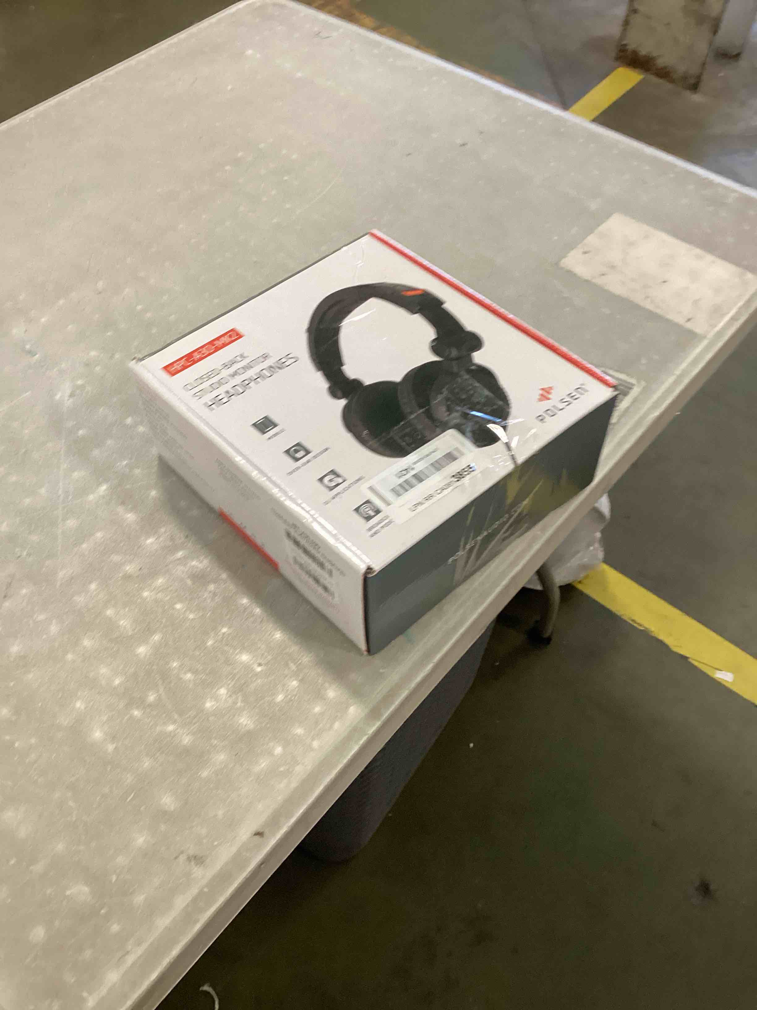https://s3.amazonaws.com/lotting-images-prod/bidfta/RED6565238_1717073074748.jpeg